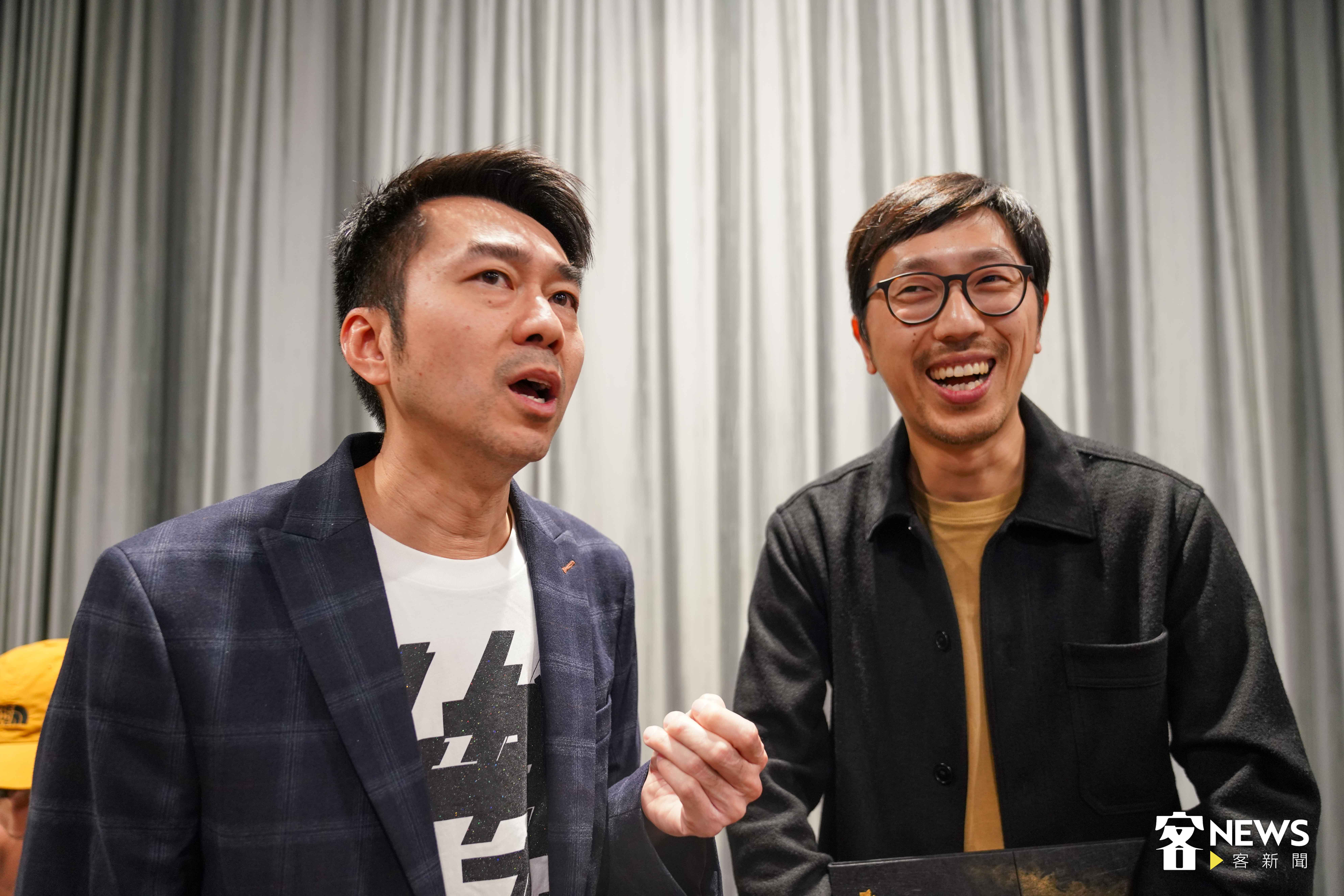 以《鬼同你移魂》榮獲台北金馬創投會議「客傳會影視創作獎」的編劇製片曾俊榮（左）與導演伍嘉良（右）。李台源攝