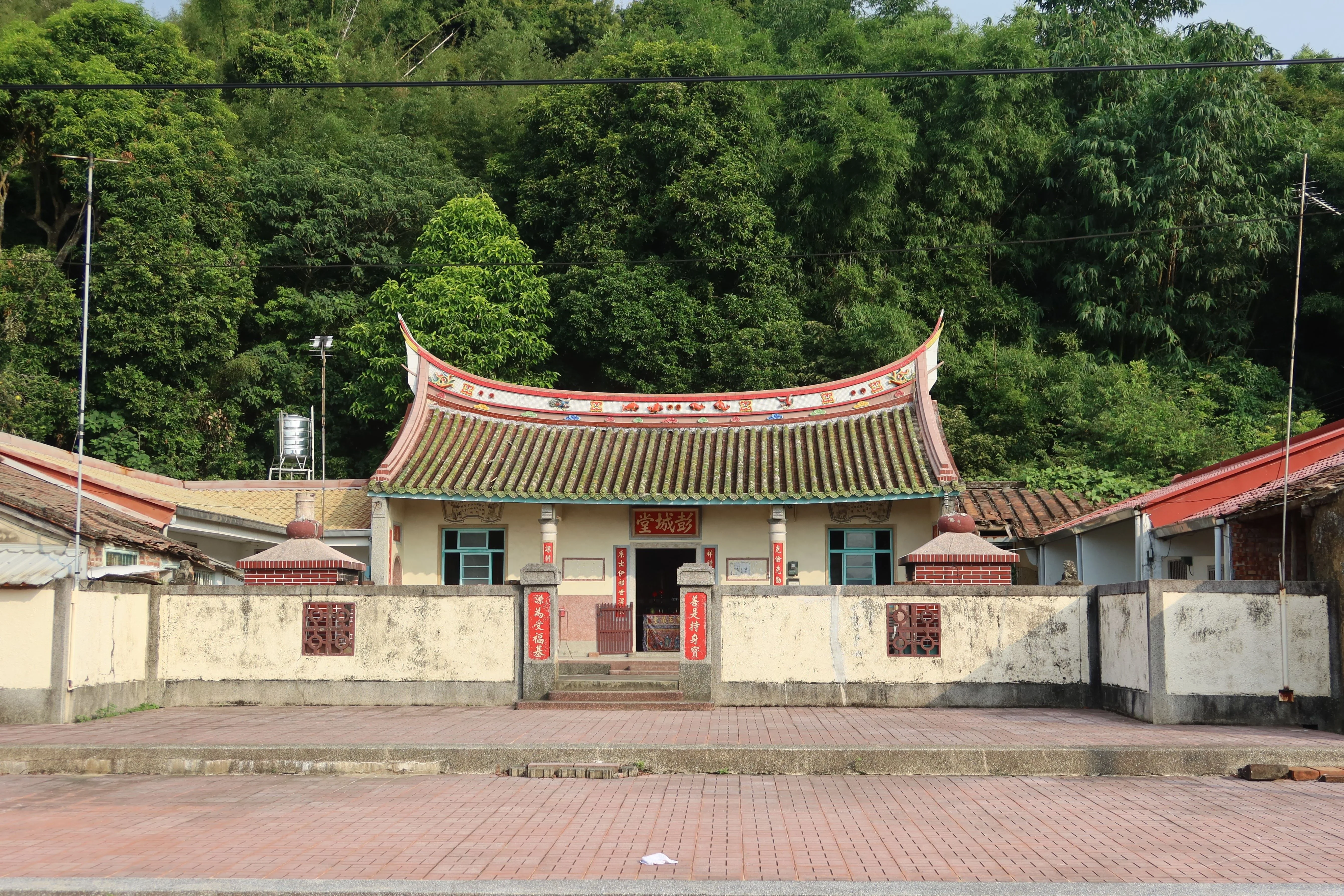 西湖鄉四湖村「彭城堂」,是來臺祖劉恩寬(1727-1806)從廣東陸豐渡海來臺的開基地。何來美攝