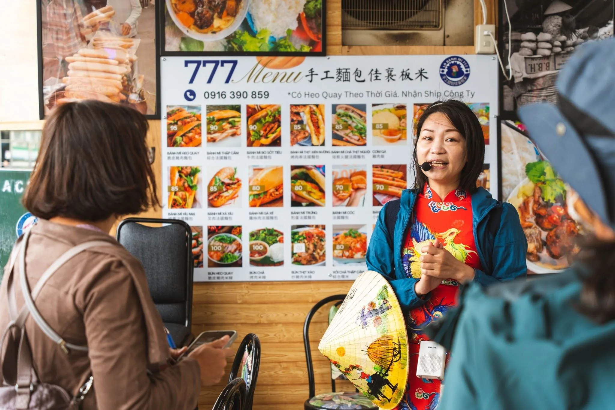 結業的學員負責文化走讀，帶領民眾品嘗東南亞美食、認識異國文化。新竹縣政府提供