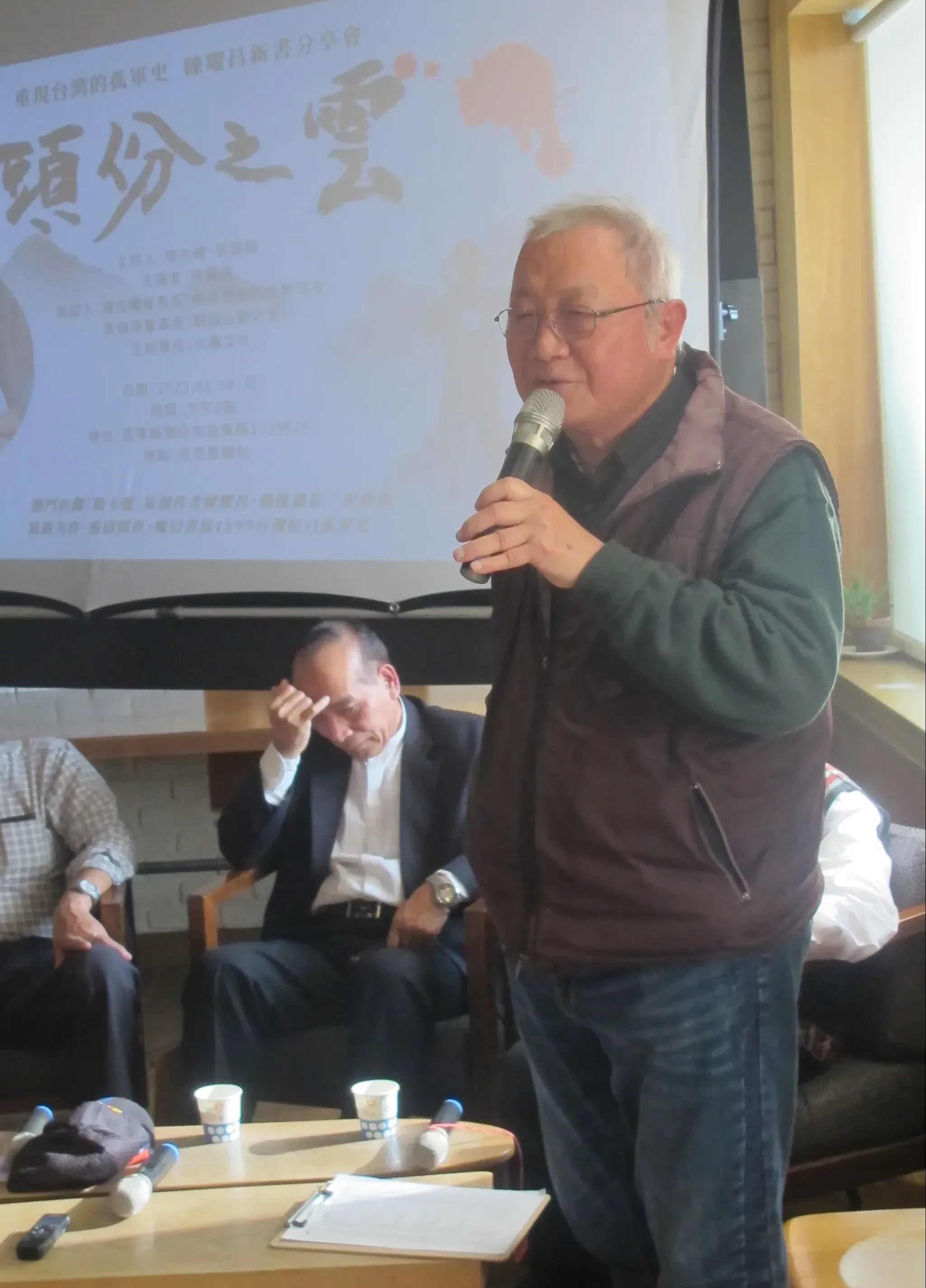 今年初陳文輝參加醫師作家陳耀昌《頭份之雲》歷史小說發表會,紅光滿面,神采奕奕。何來美攝