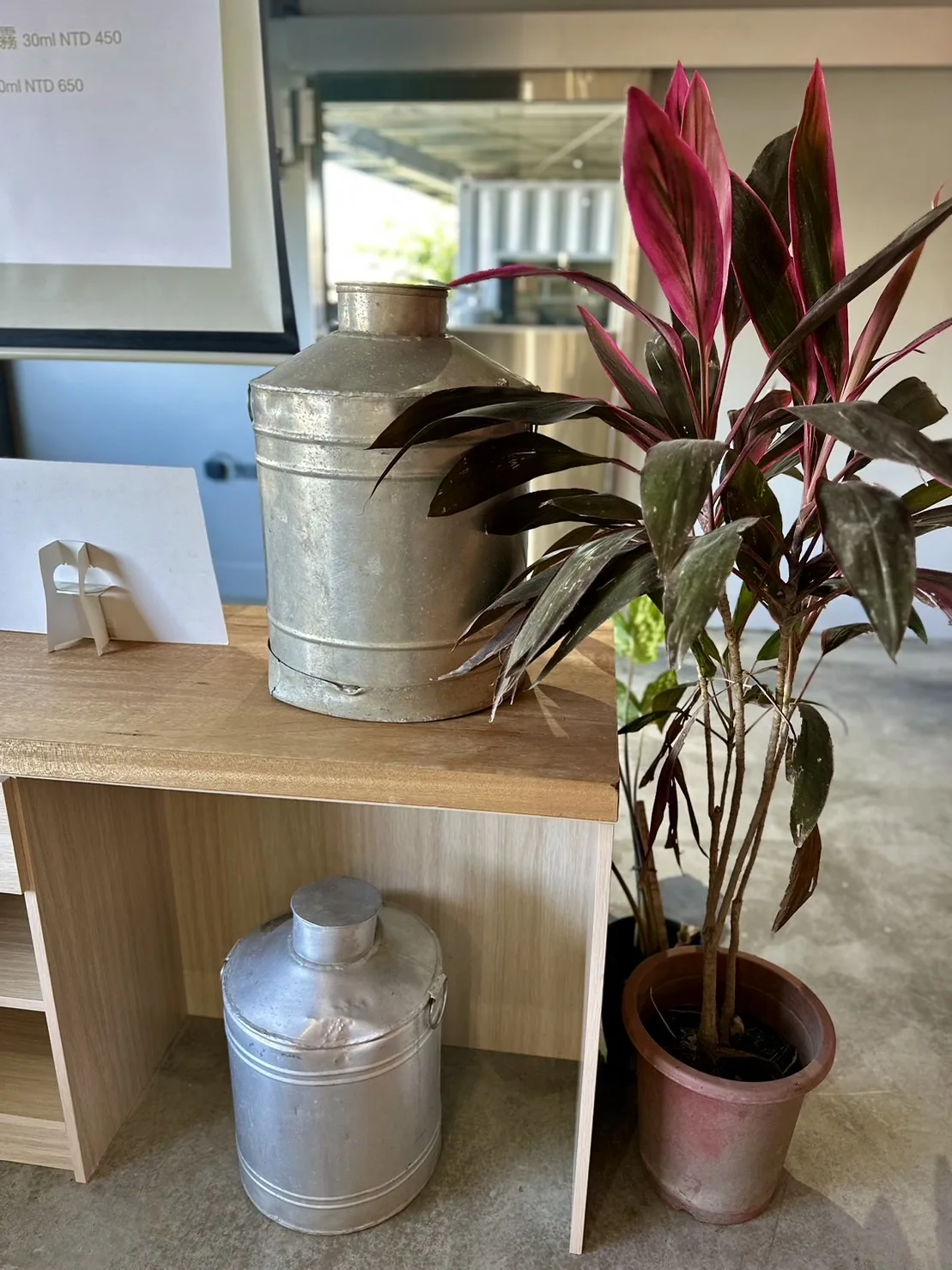 被許仁和帶到台東實驗室的阿公的香茅油桶。許仁和攝