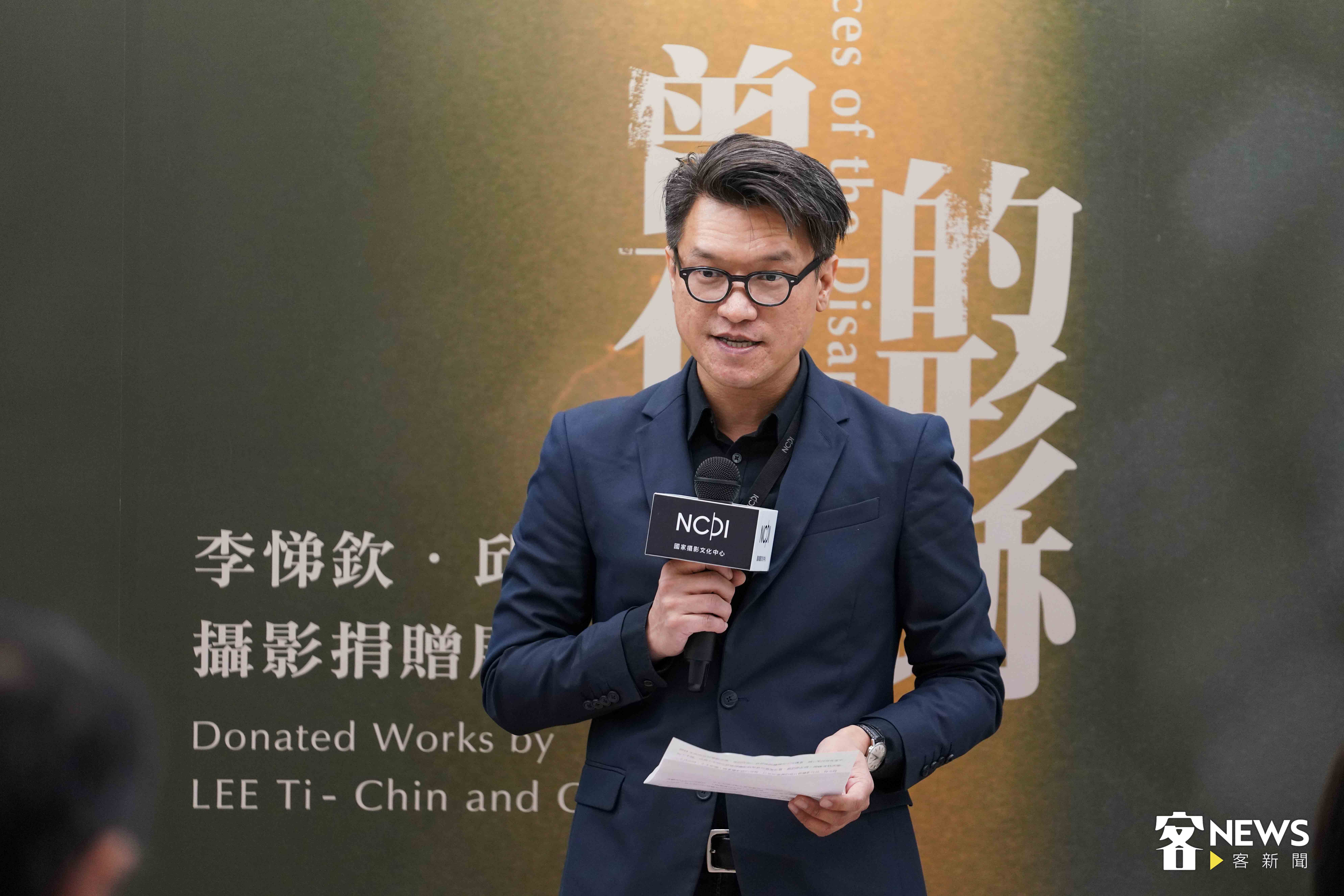 策展人傅遠政指出，這次展出邱德雲的作品都是其早期親自沖洗的元件，是這次捐贈展最有意義的地方。李台源攝