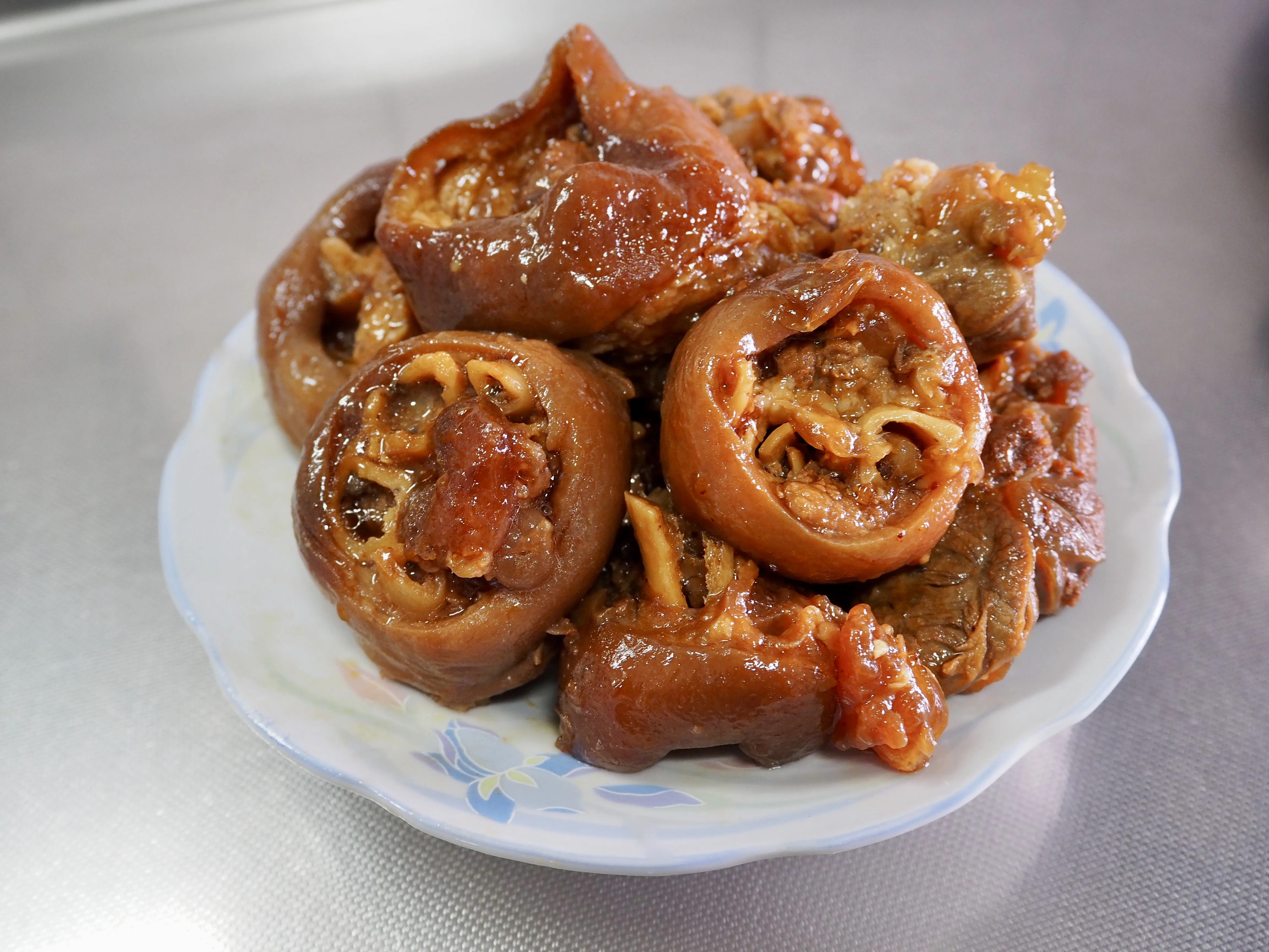 客家式滷豬腳。蕭秀琴攝