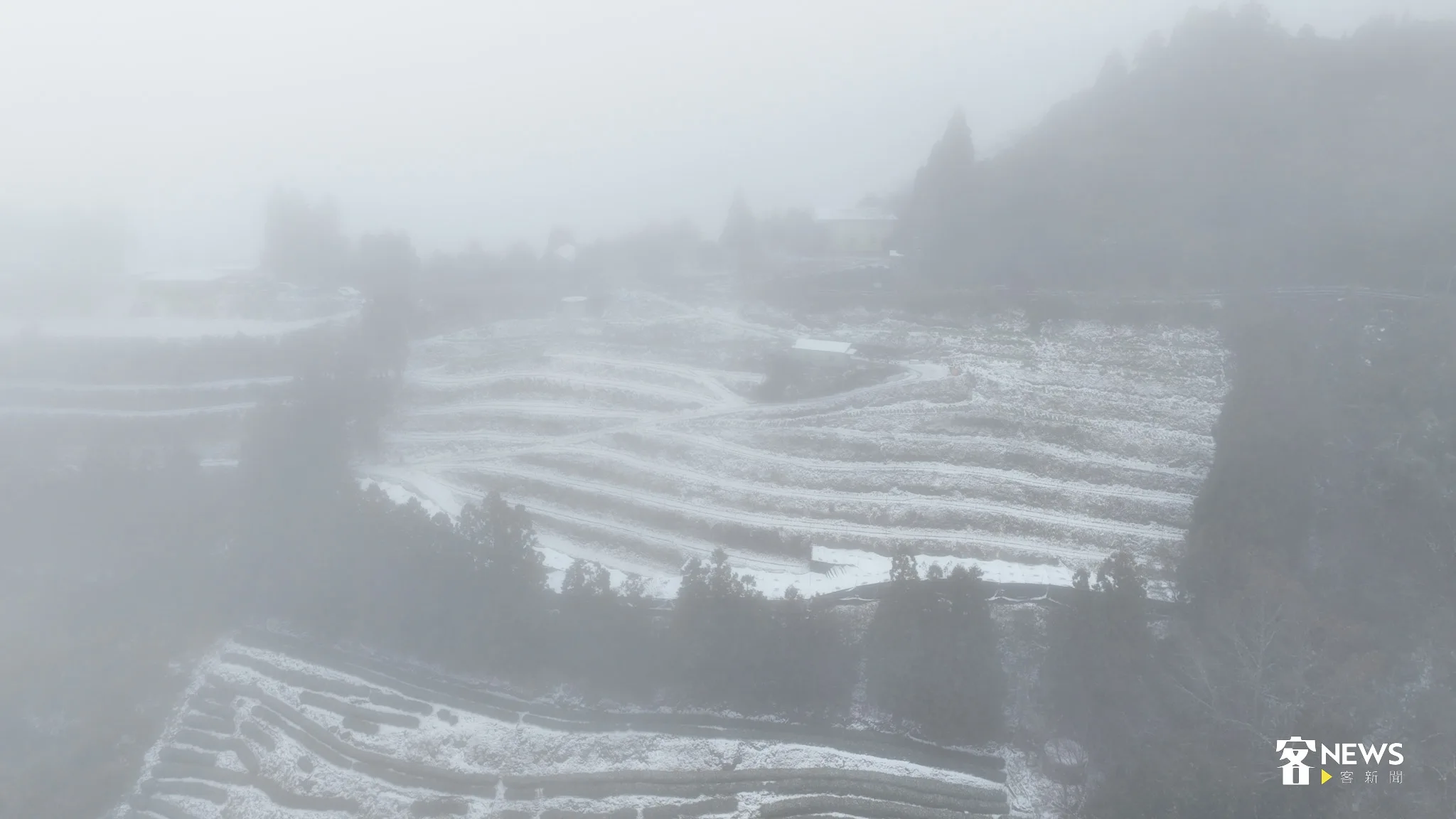 拉拉山雪景，中央氣象署氣象預報顯示，拉拉山今日一整天的氣溫在-4度至2度之間。范修語攝