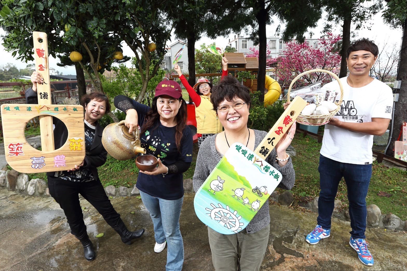 林瑞英積極行銷公館「黃金小鎮」,帶動當地農業、餐飲、民宿發展。林瑞英提供