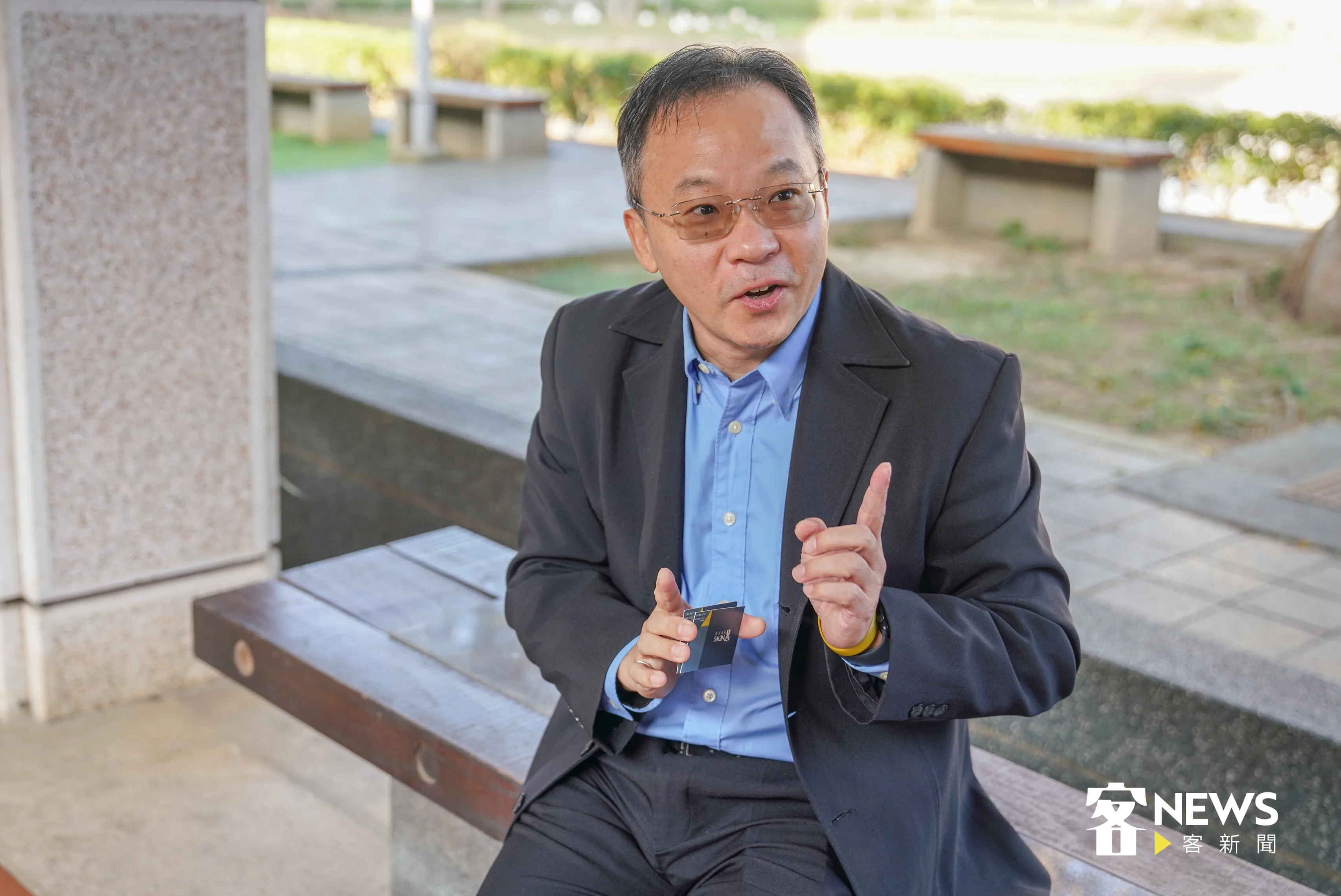中央大學客家學院教授王保鍵解析三檔的客家政見發展。洪俊傑攝