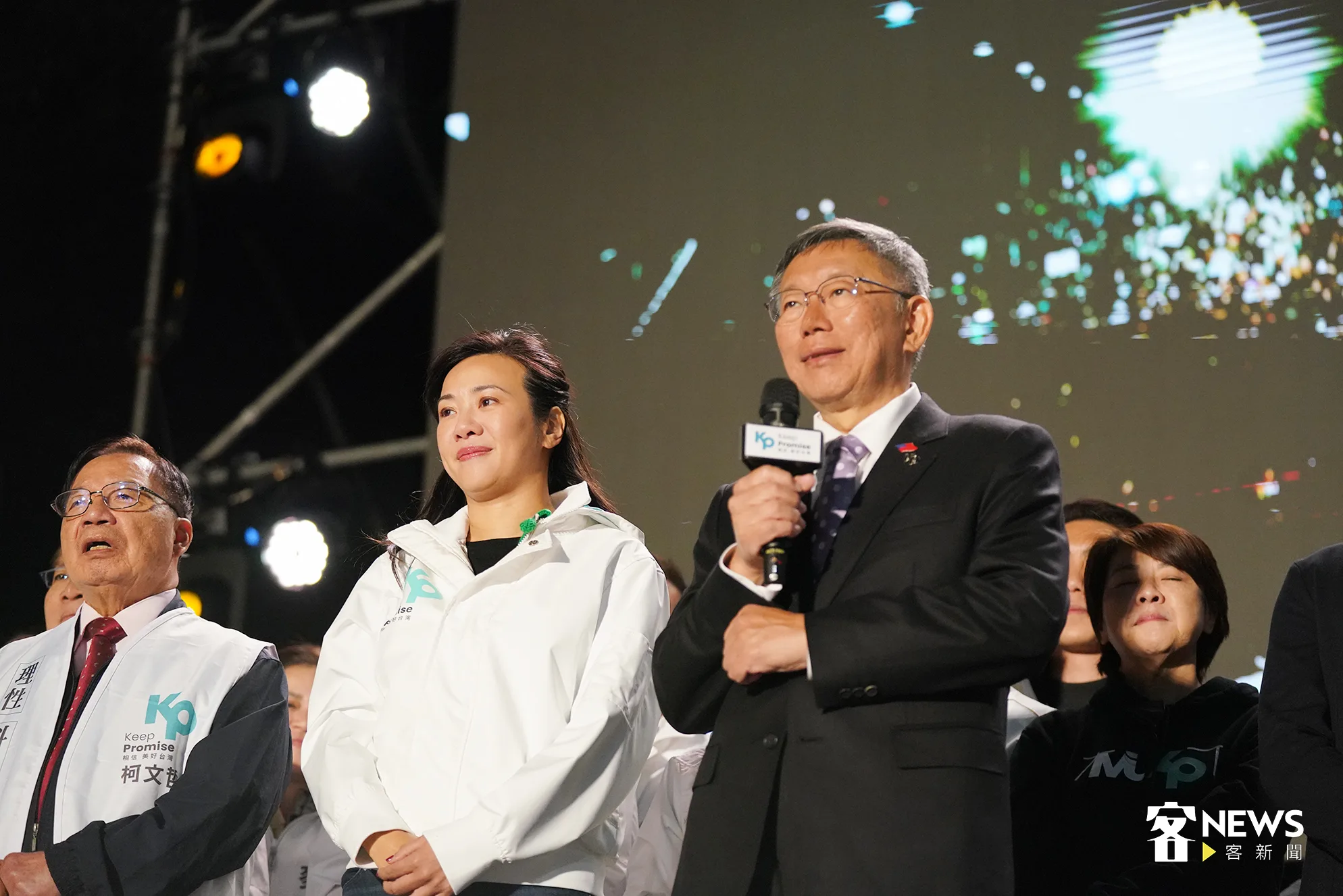 宣布敗選感言後,明日繼續早上7:30上班,繼續為台灣努力。張凱清攝