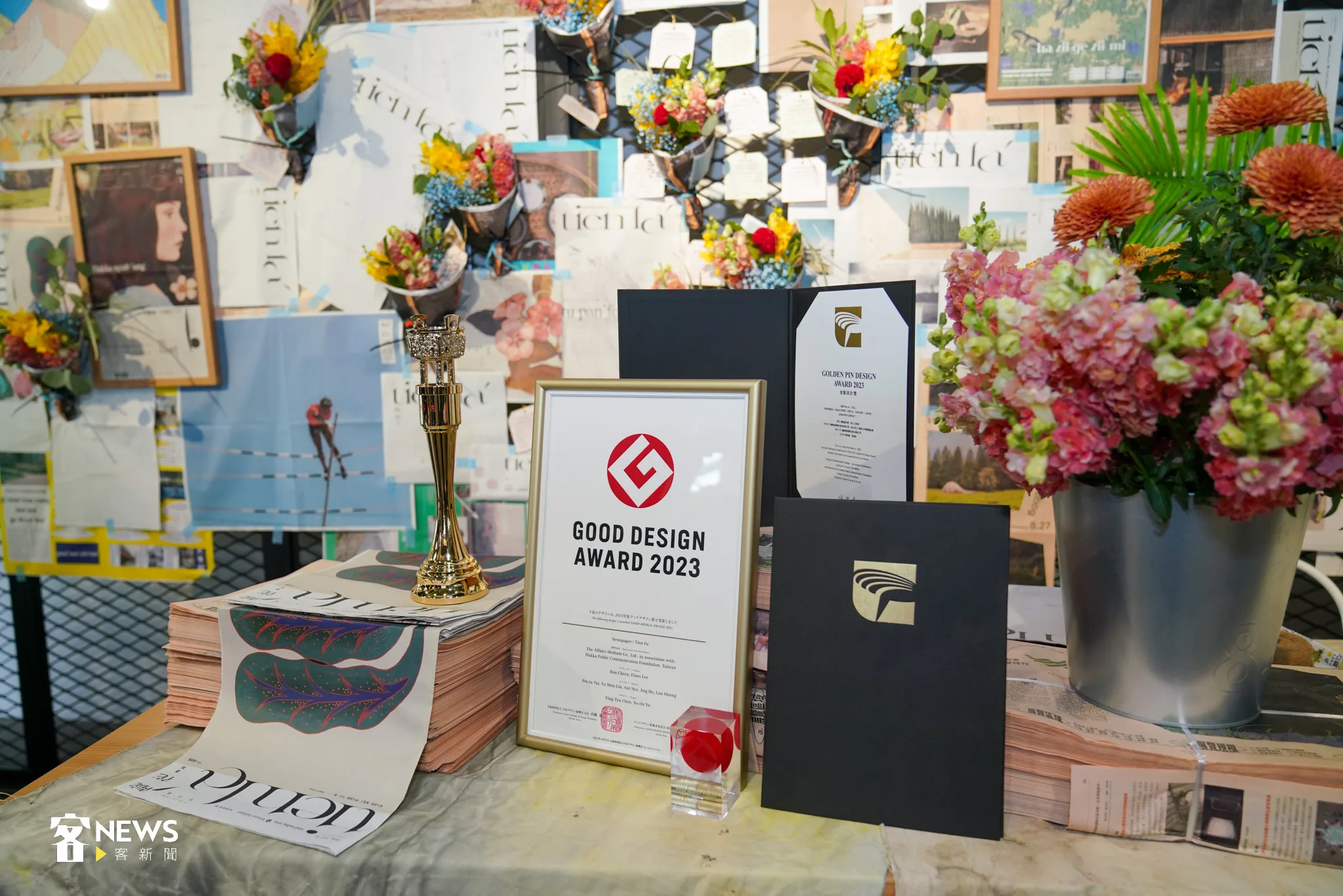 《靛花tien faˊ》不僅榮獲金鼎獎,歷年也分別榮獲「日本優良設計GOOD DESIGN AWARD」、金點設計獎等獎項。宋佩遙攝