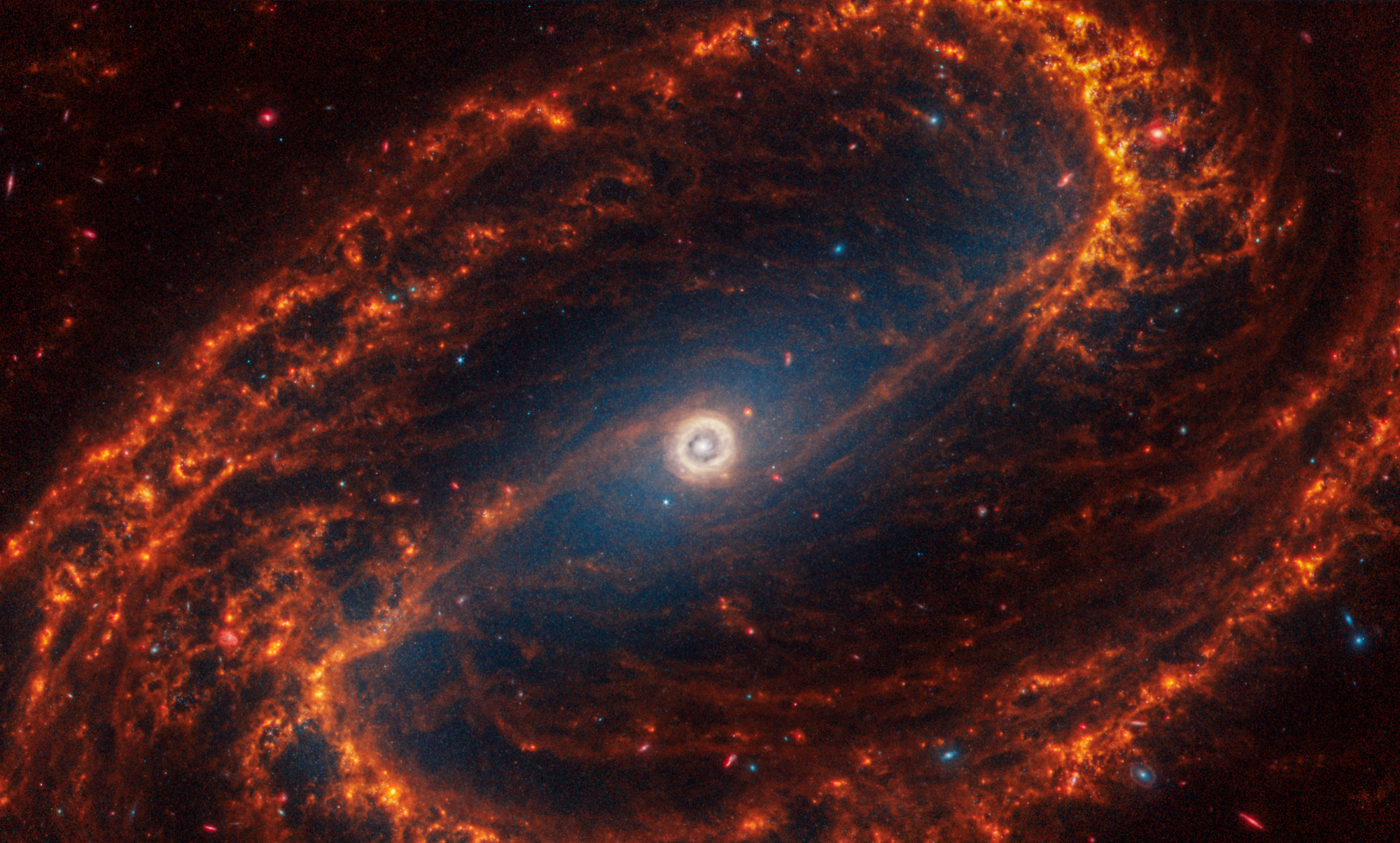螺旋星系 NGC 1300 位於波江座,距離地球6900 萬光年。取自NASA網頁