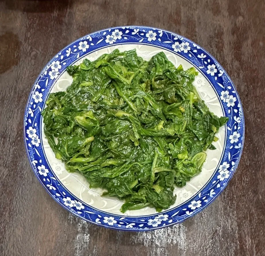 煮熟个艾菜。邱鴻春提供