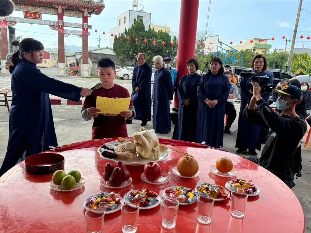 傳承客家文化　三獻禮研習班學員「天穿日」古禮祭天
