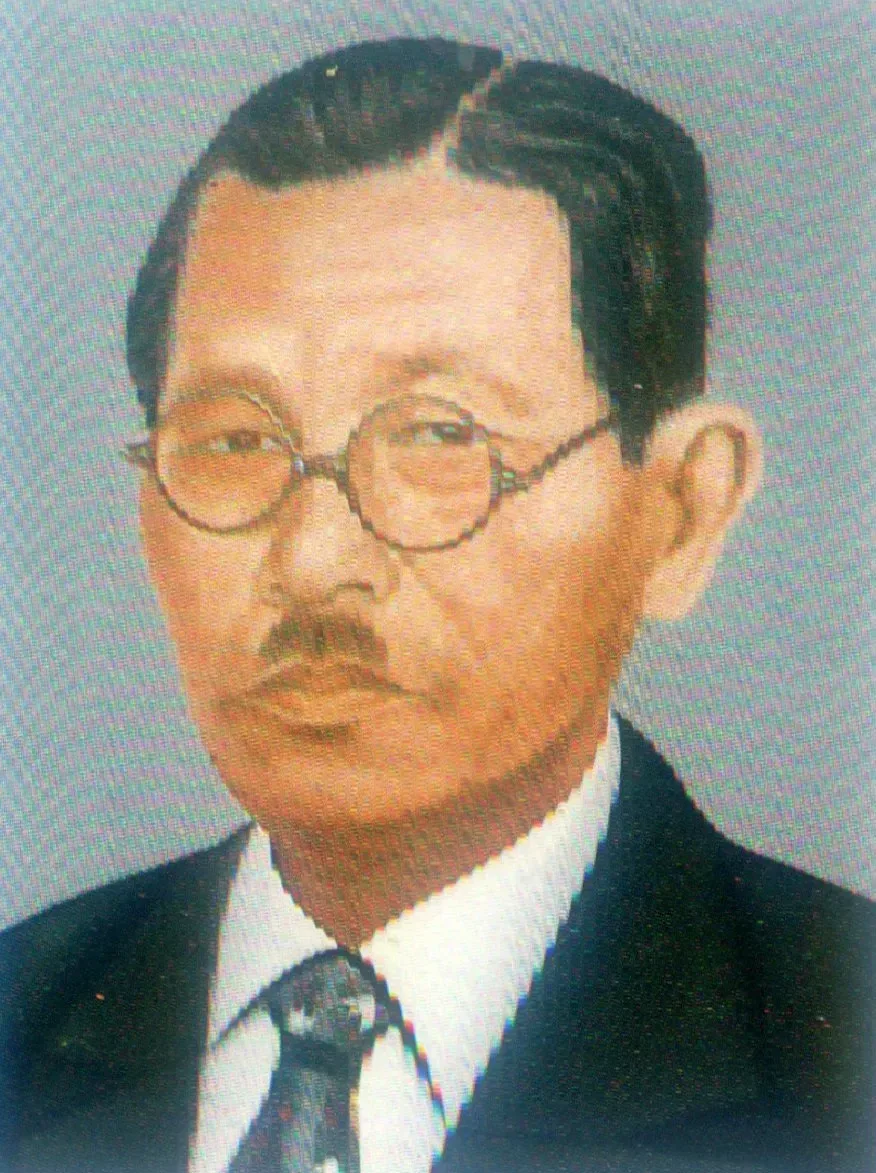 日治時期曾任兩任公館庄長(1927.4–1936.3)的黃玉盛,是他養父從販嬰婆手上買來的販嬰兒,後栽培有成,當上庄長。取材自公館鄉誌