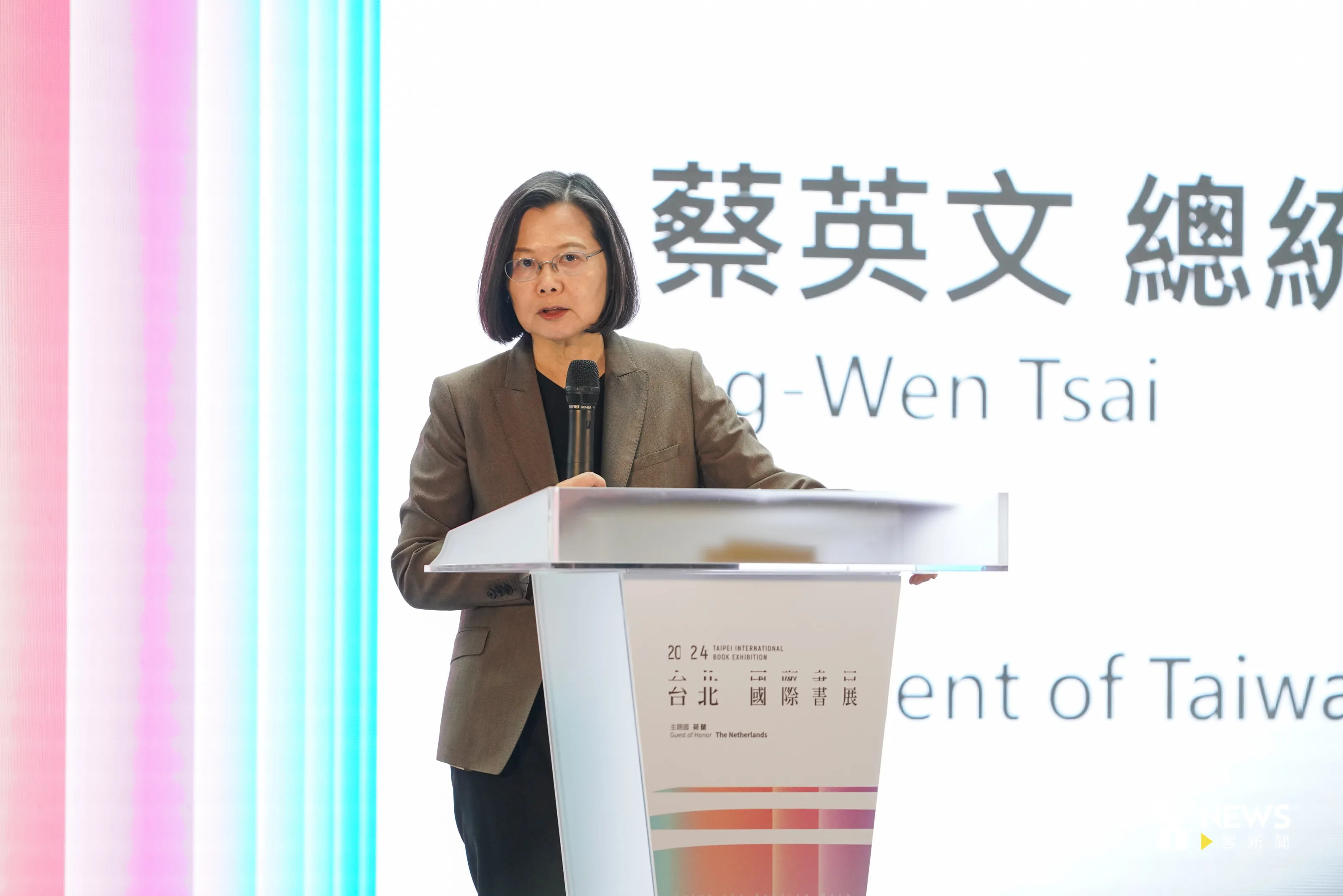 蔡英文在書展開幕致詞時，邀請國人一起用閱讀造浪，以行動支持台灣出版業，提升台灣閱讀風氣。李台源攝