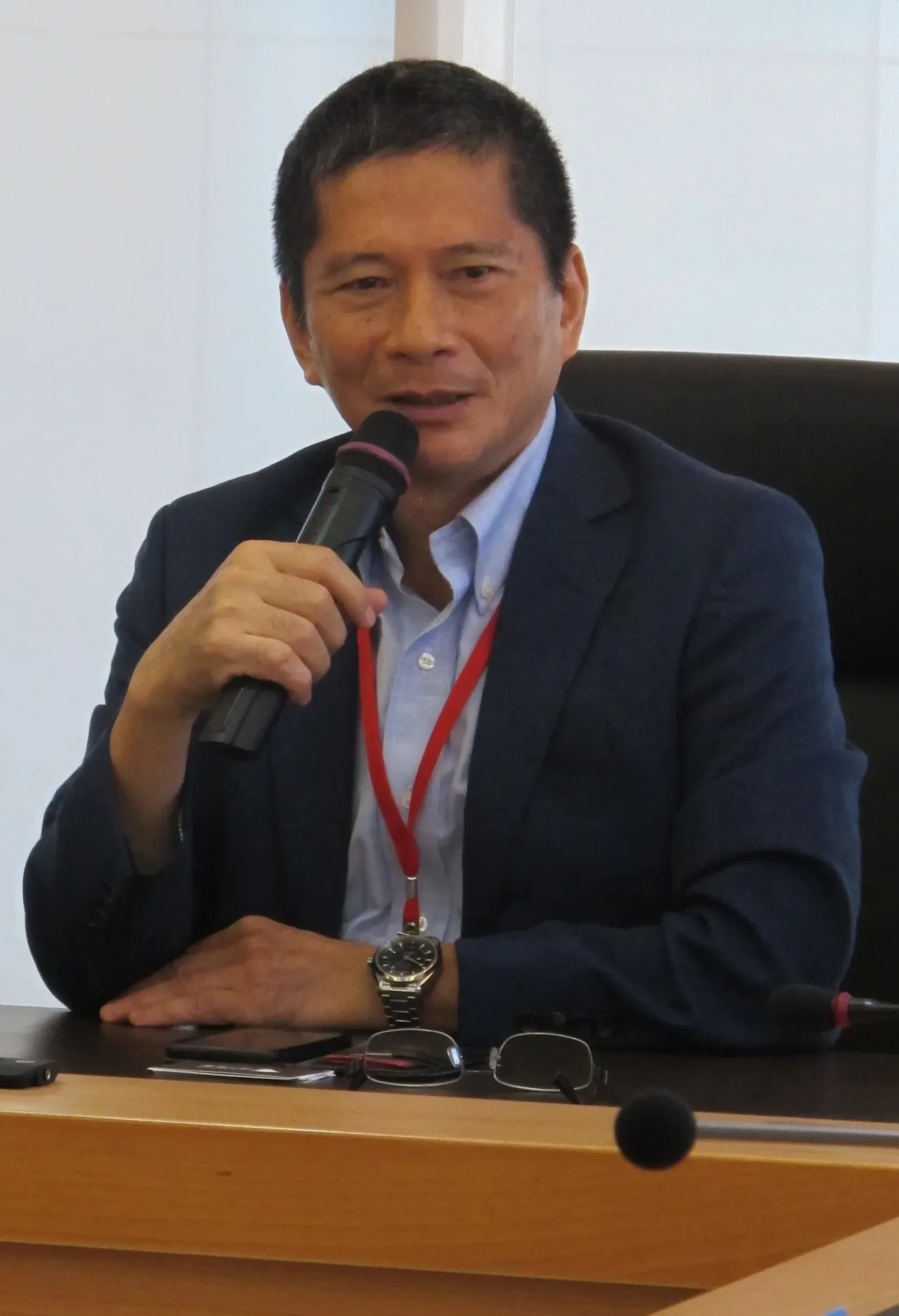 美濃子弟李永得深受民進黨倚重,曾任客委會主委、文化部長,他認為這幾年美濃人政治傾向變得藍綠接近,似跟軍公教人員不滿民進黨政府刪減年金有關。何來美攝