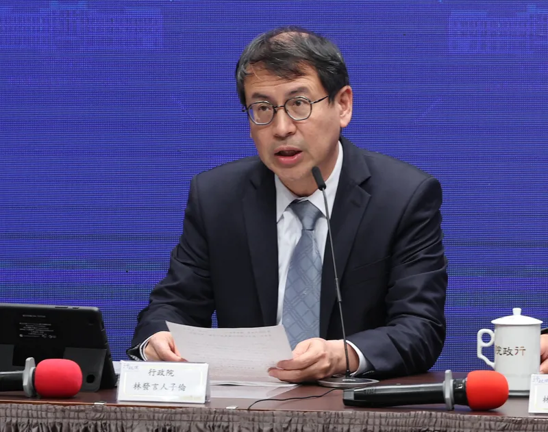 行政院14日上午舉行院會後記者會,由行政院發言人林子倫(圖)主持,轉達行政院長陳建仁指示。<br />中央社