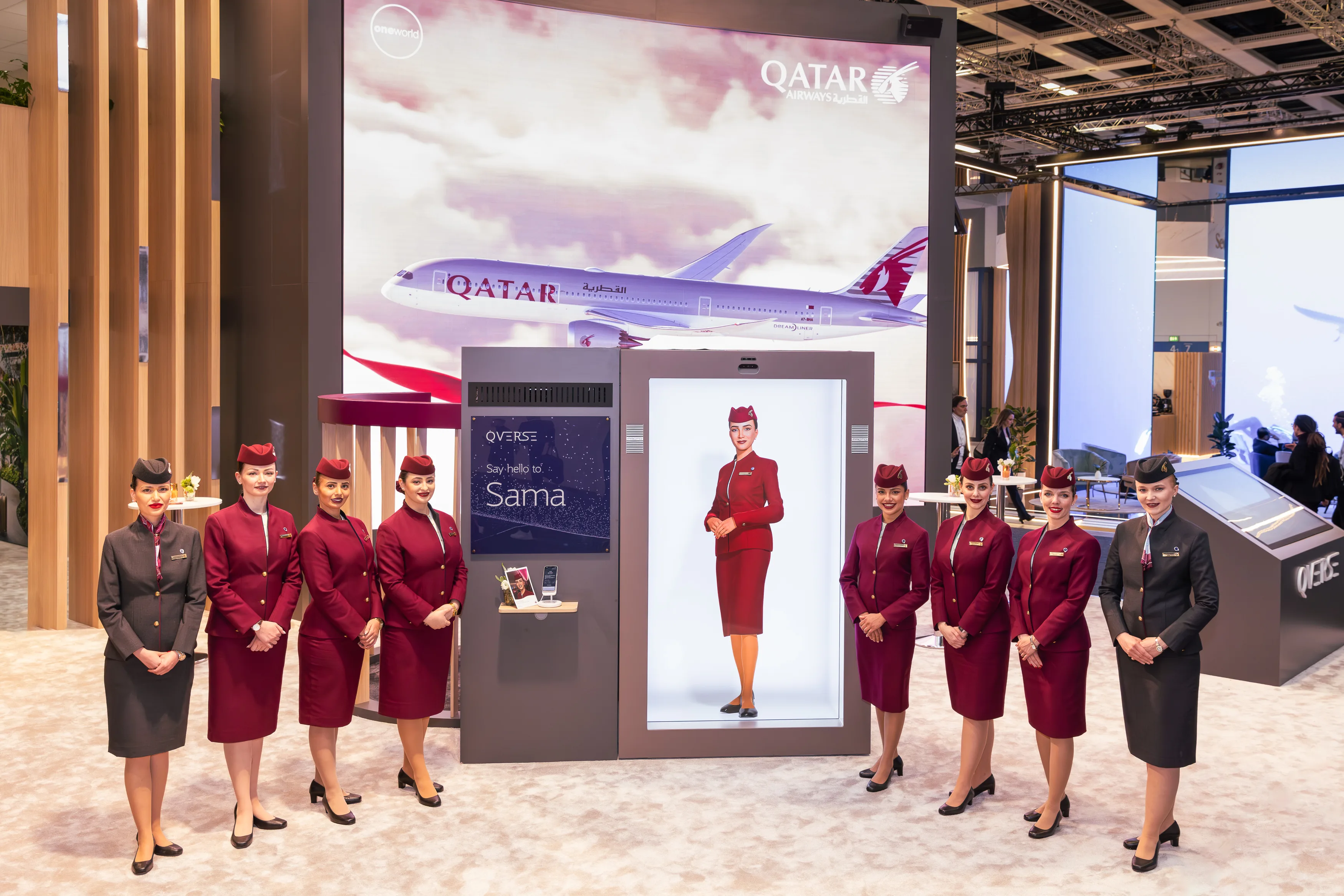 卡達航空3月初推出全球首位AI空服員Sama 2.0。取自卡達航空網頁qatarairways.com