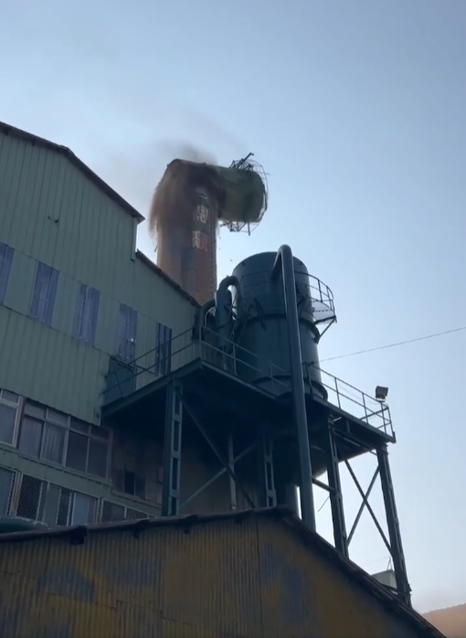地牛翻身驚全台　百年台糖虎尾糖廠煙囪斷裂