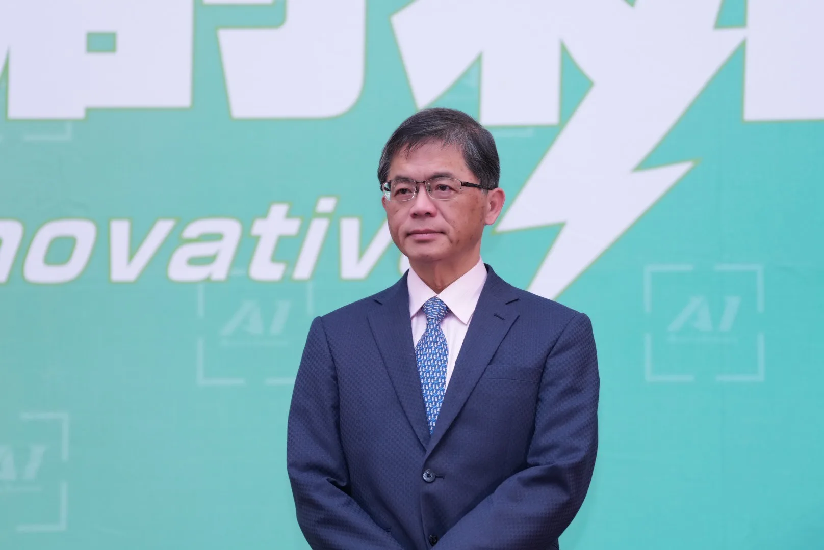 交通部長李孟諺今接受廣播電台訪問，他表示，遊客來台1000萬人次具挑戰但有機會。宋佩遙攝