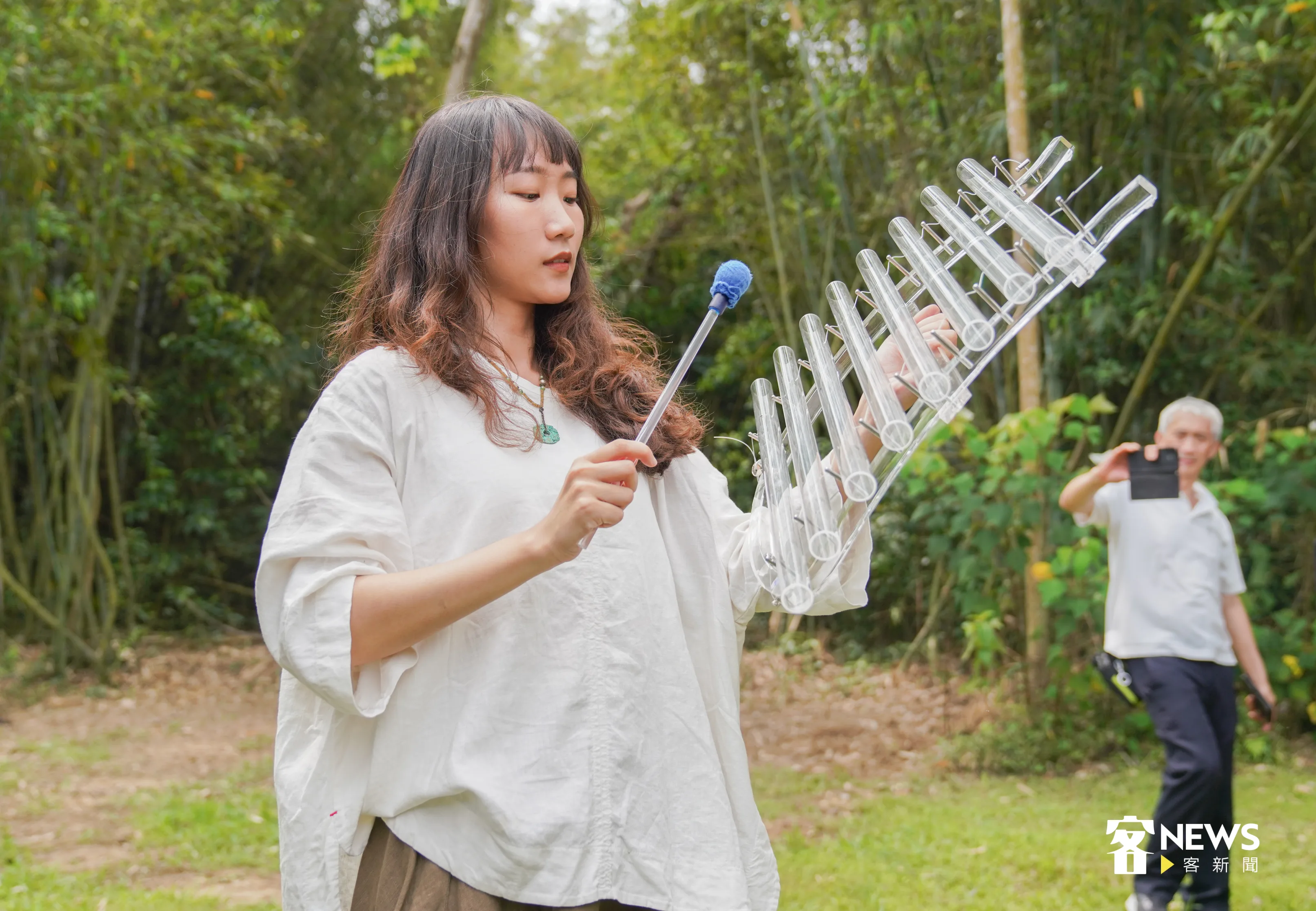桐花祭開幕活動，空靈管琴表演。洪俊傑攝