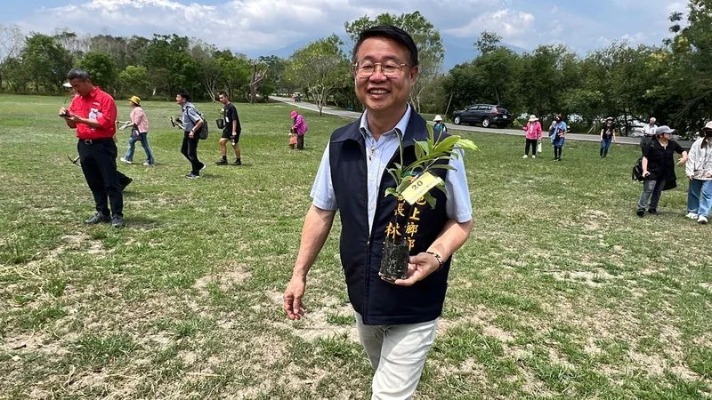 世界地球日　台東池上大坡池畔種下百棵原生樹木