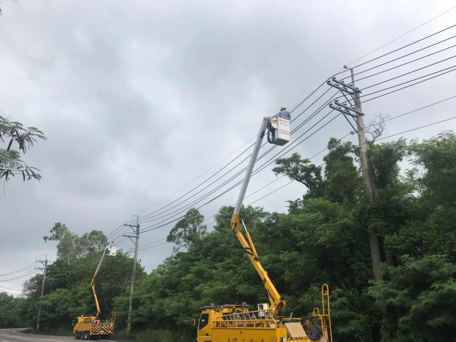高雄路竹、湖內因雷雨停電　台電急搶修已復電逾9成