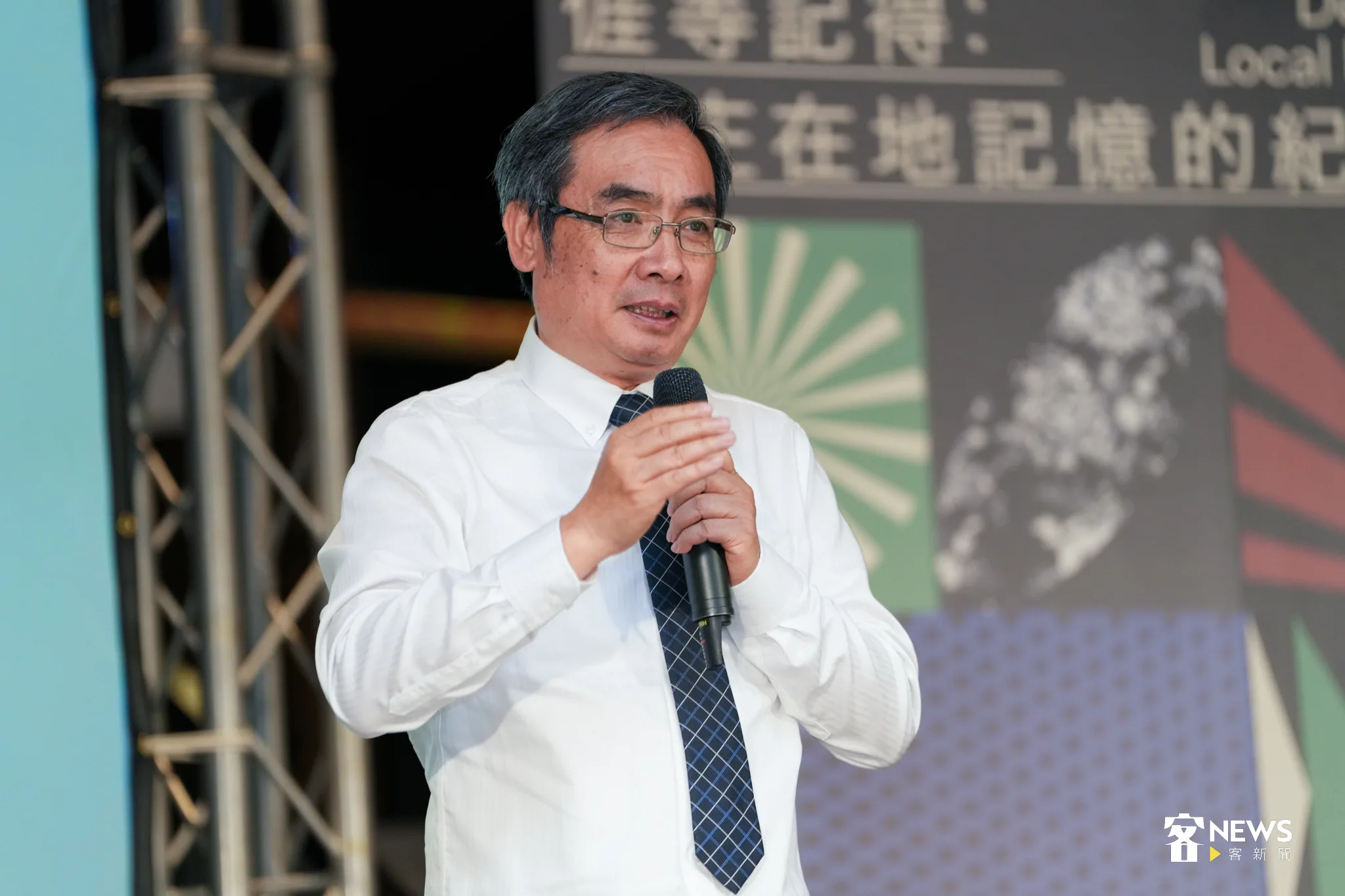 客傳會董事長陳邦畛相當肯定參賽者的作品。宋佩遙攝