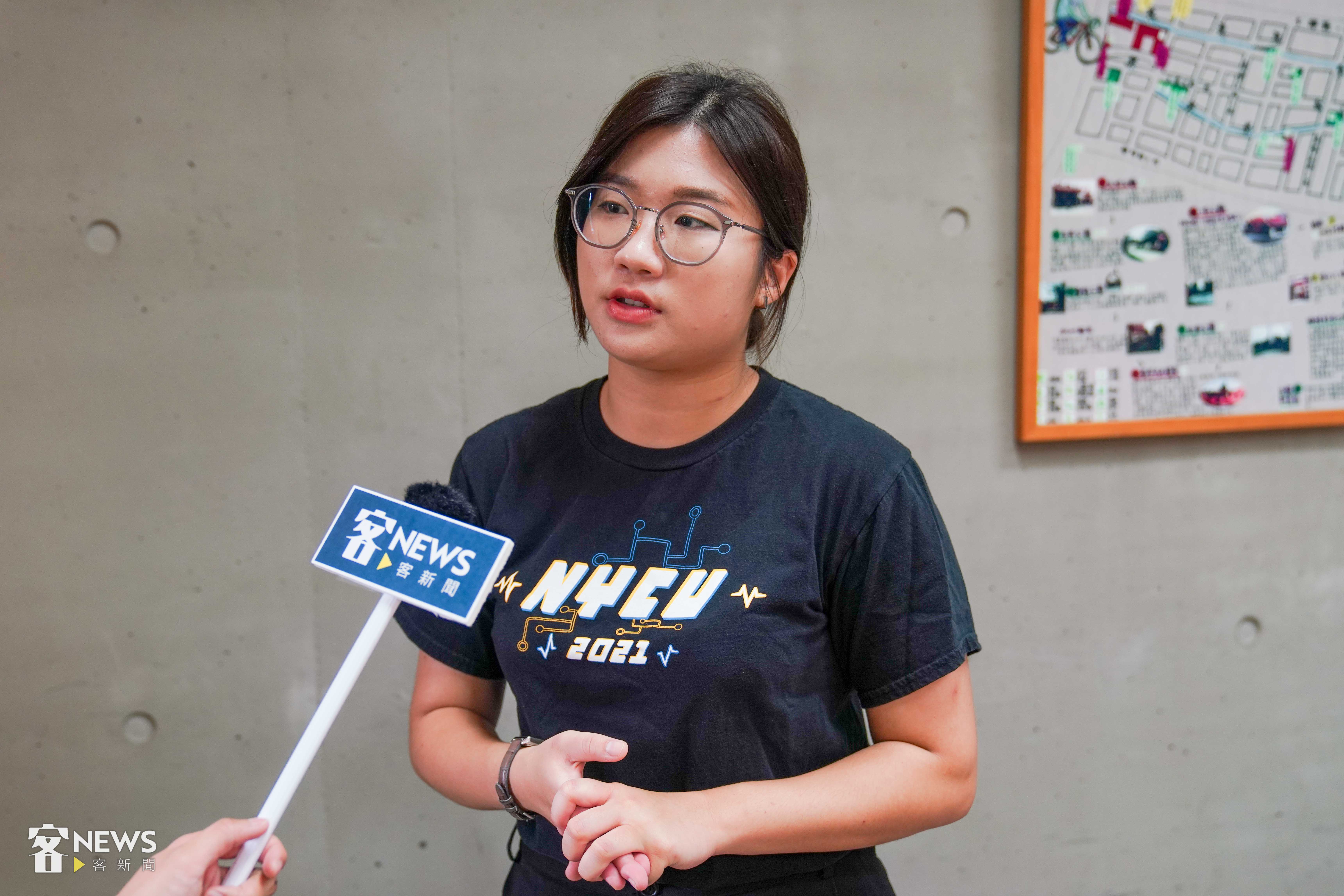 麻筱祺質疑,學校一方面派副校長與學院的老師討論,一方面就會義通過,「不是應該要先討論、有共識,再進行後續會議嗎?」洪俊傑攝
