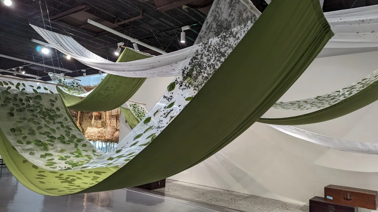 《植變客家美學展》花藝作品-茶香飄過新店溪。客家文化基金會提供。