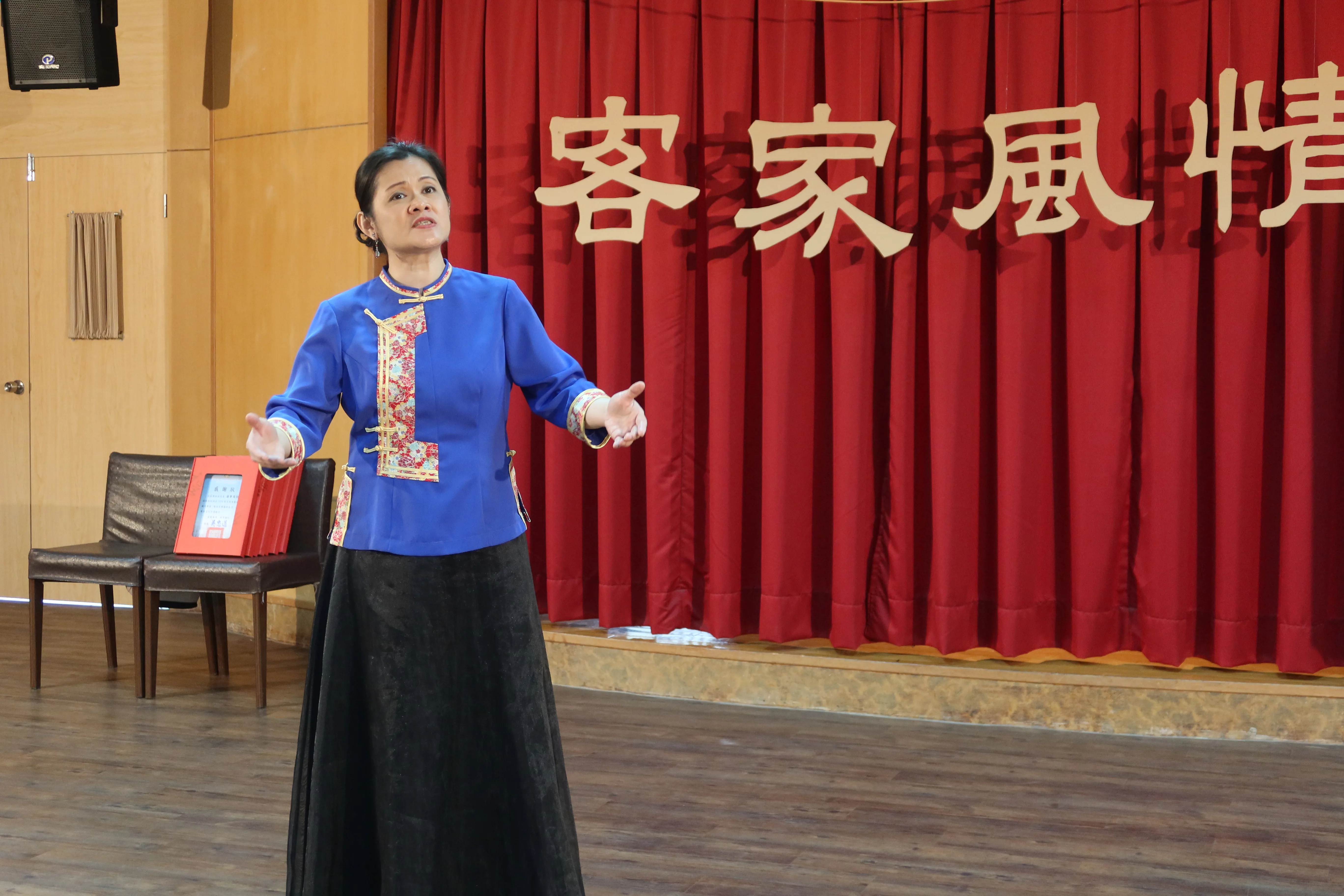 女高音買雅淑演唱「水花」。何來美攝