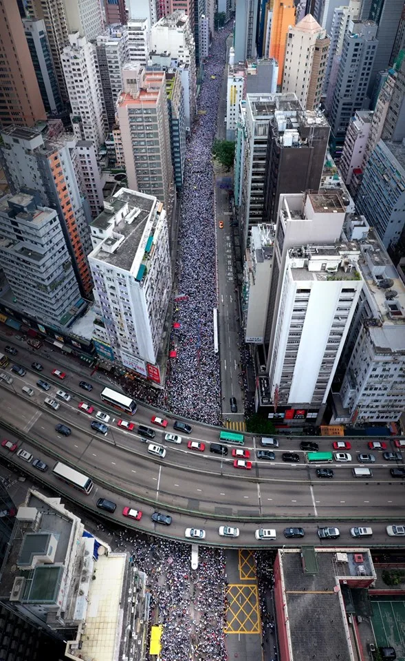 香港百萬民眾在2019年6月走上街頭「反送中」。翻攝畫面