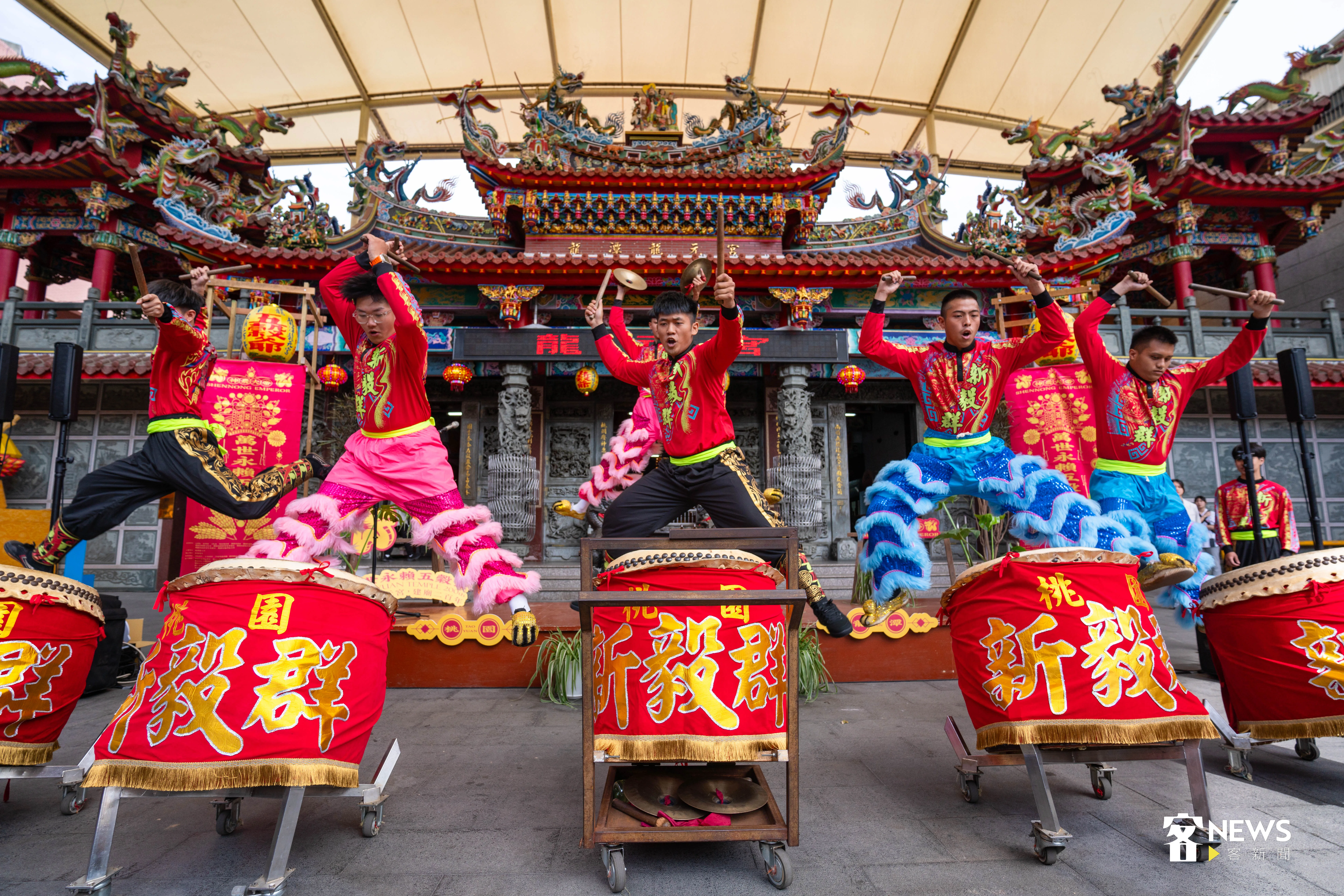 桃園市龍潭龍元宮今年適逢建廟200年，廟方與地方創生團隊合作一系列慶祝活動。宋佩遙攝