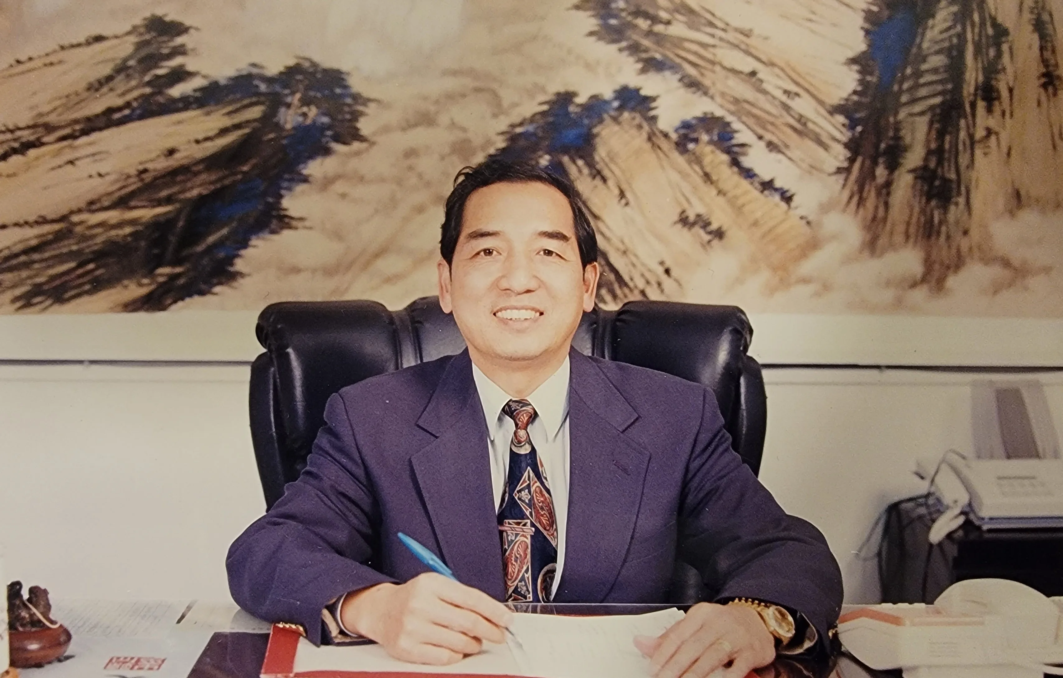 徐傑添校長民國83年派任草漯國中校長，這係佢擔任校長个起點。鍾孝昇提供