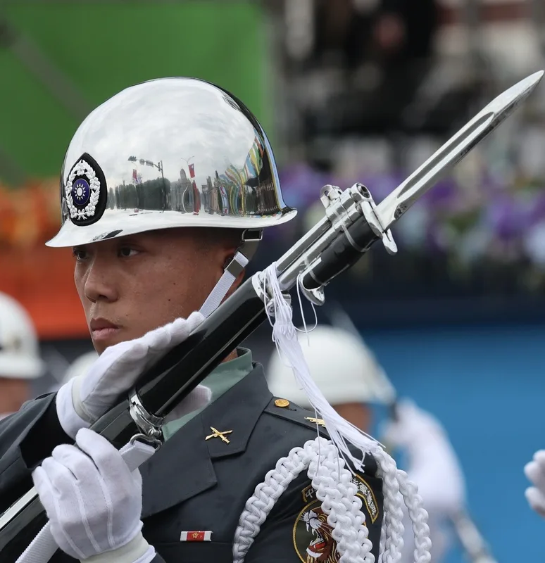 第16任總統、副總統就職慶祝大會20日在總統府前登場，國軍樂儀隊演出。中央社
