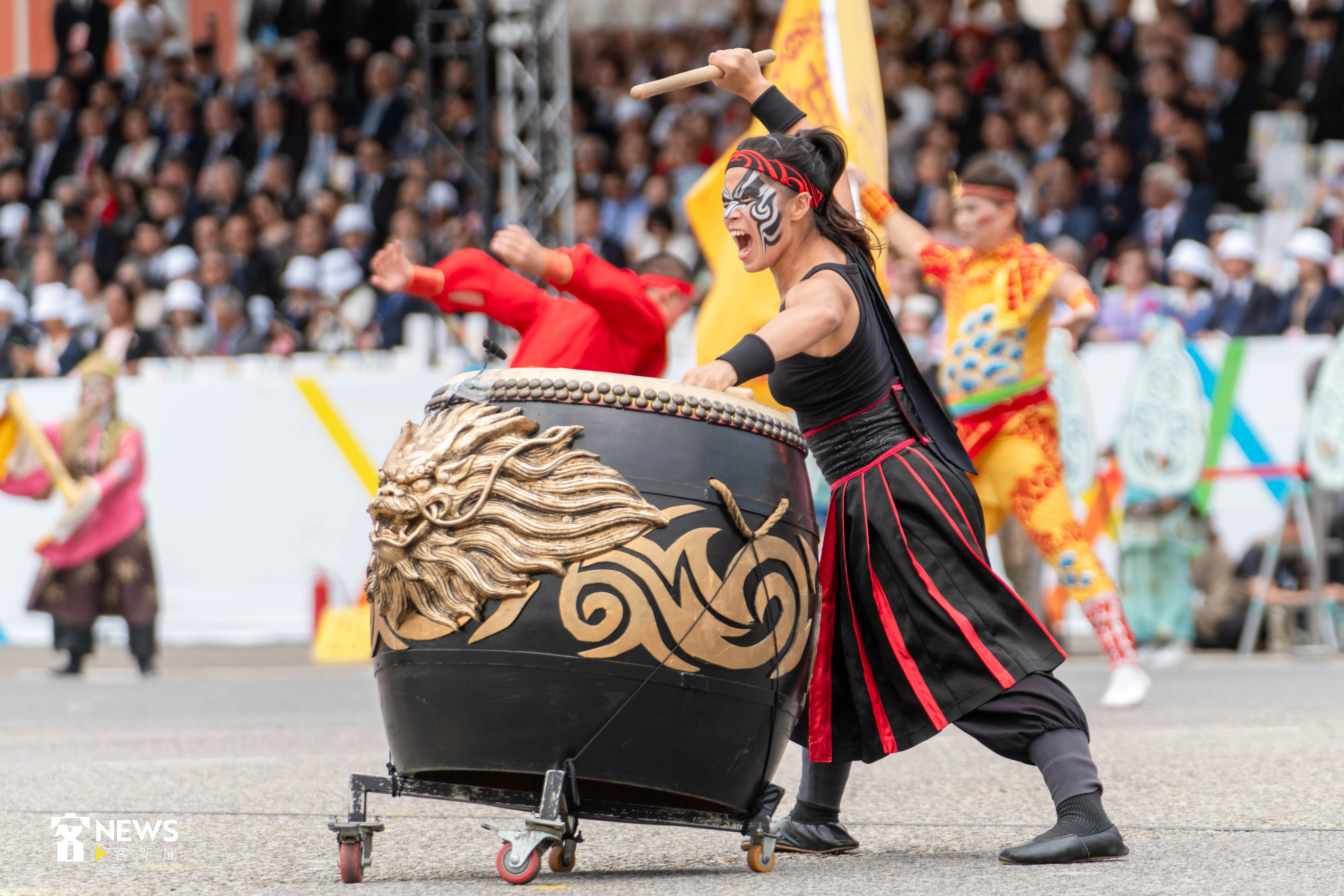 《祈求吉慶 歡喜台灣》，由國立臺灣戲曲學院、臺灣特技團、九天民俗技藝團帶來精彩表演。范修語攝