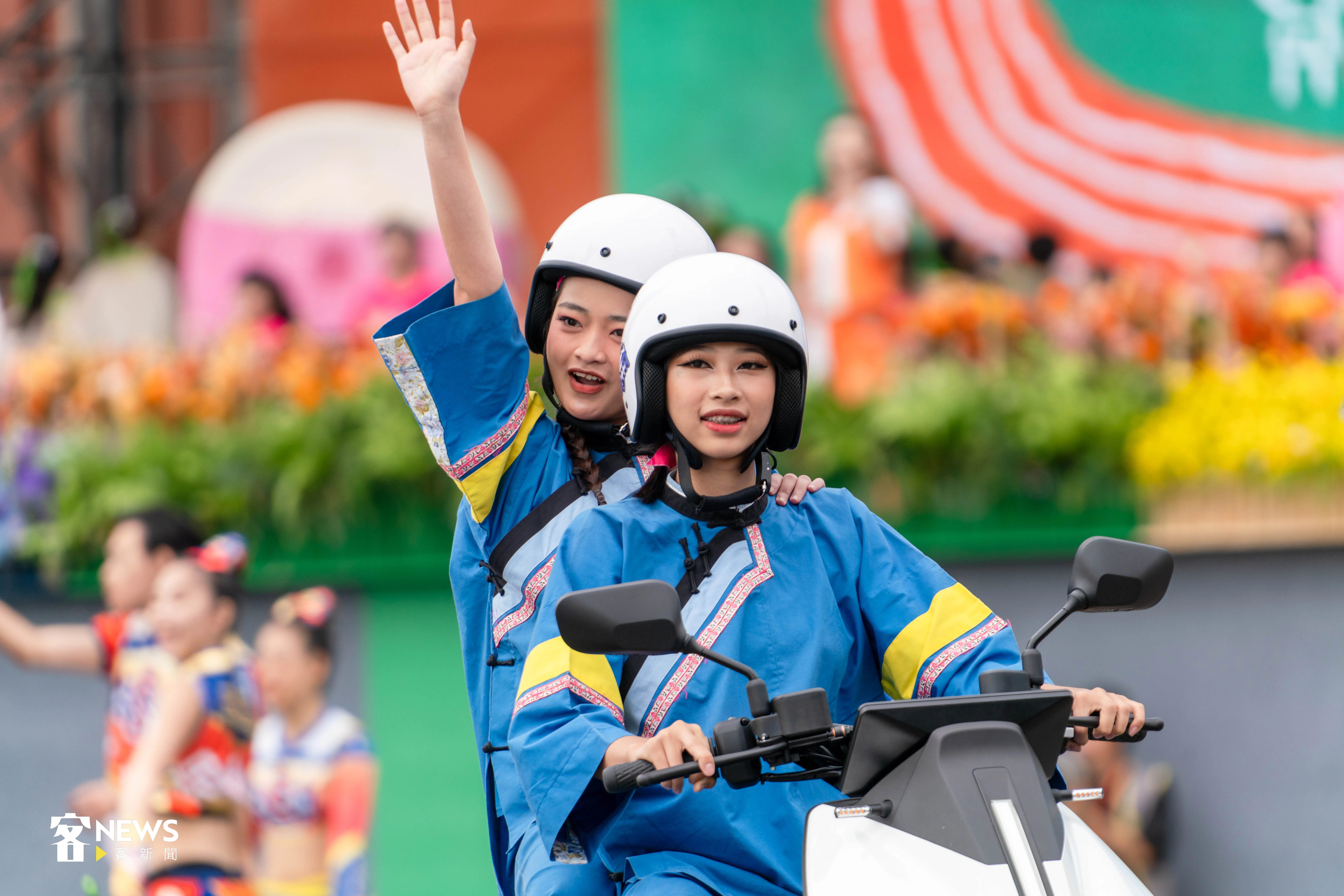 《和平幸福 堅韌台灣》由紙風車劇團結合雨馬親子劇，讓全場沸騰到最高點。范修語攝