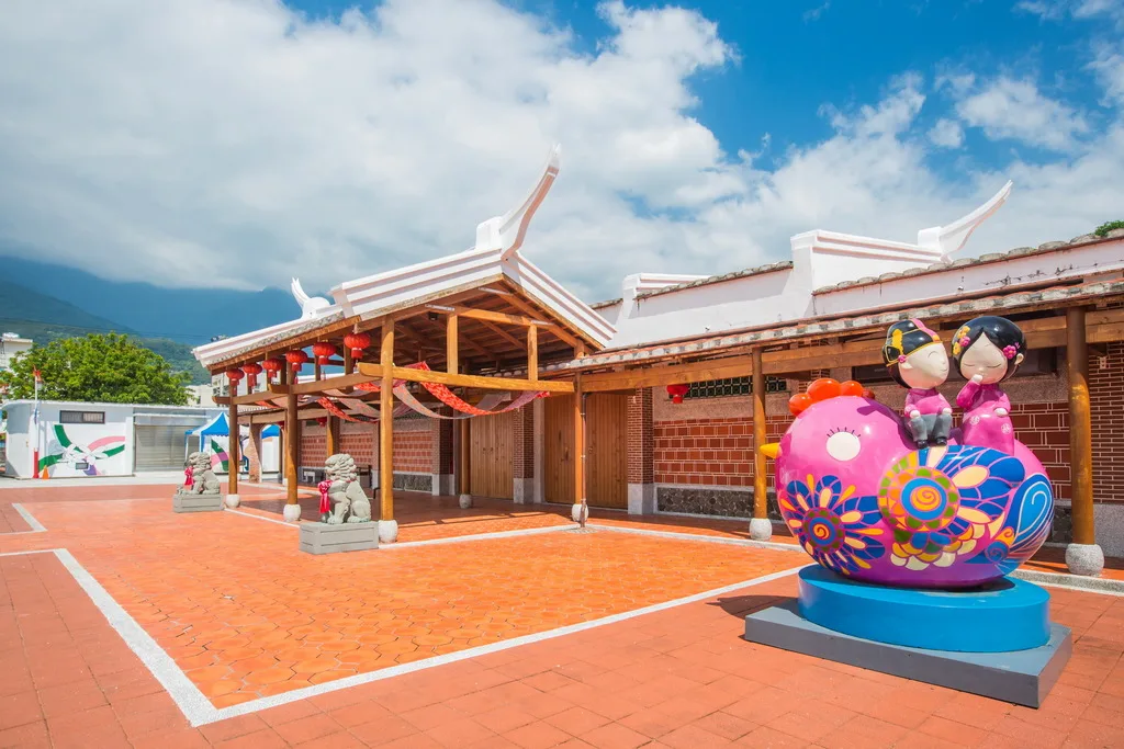 前身為日治時期吉野神社的「吉安好客藝術村」位於吉安鄉北側，現有「吉野藝文館」與「Hakka生活館」兩大展館，為地方藝文展演及文化推廣之地。翻攝自花蓮縣吉安鄉公所官網