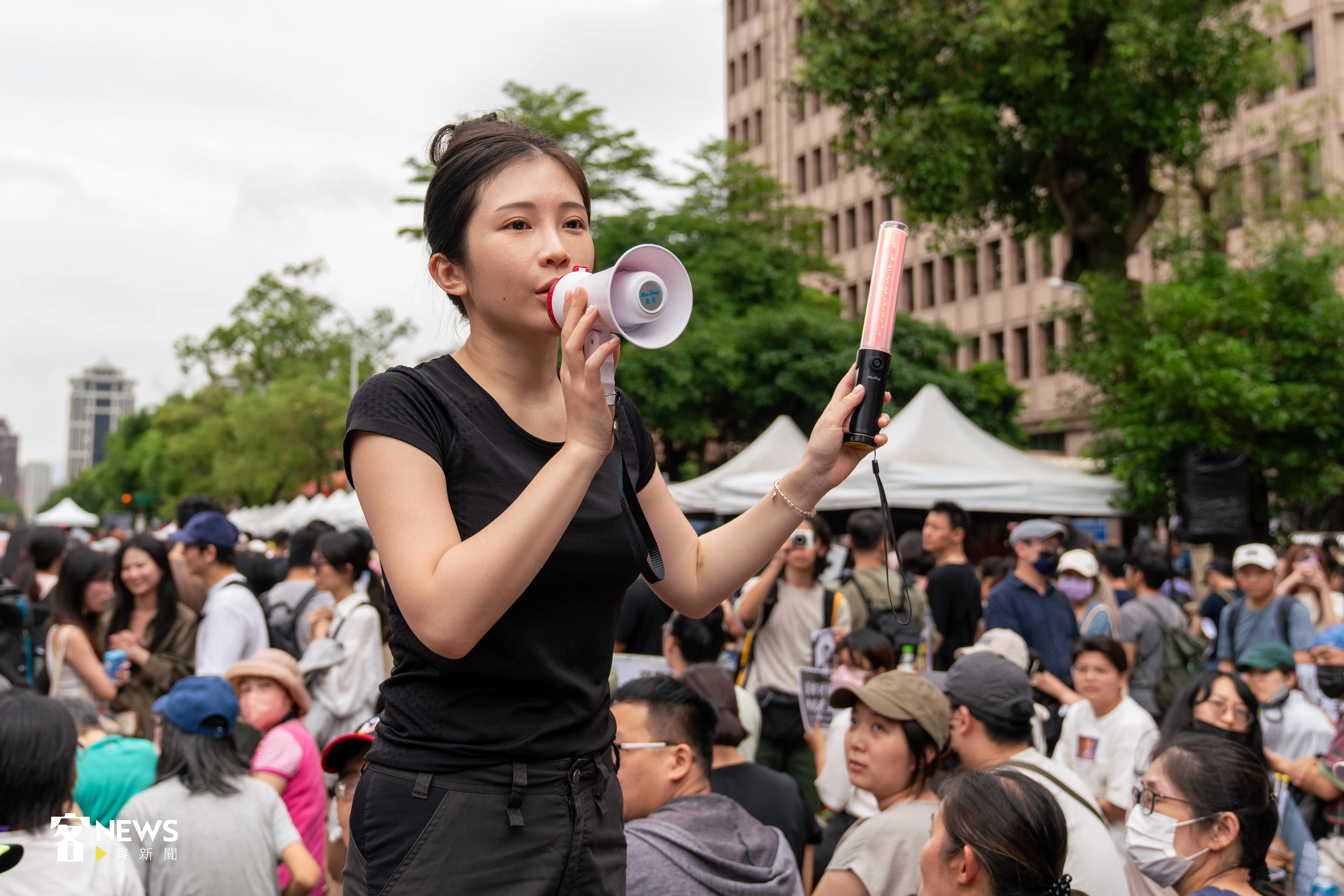 鄭家純在現場擔任工作人員。宋佩遙攝