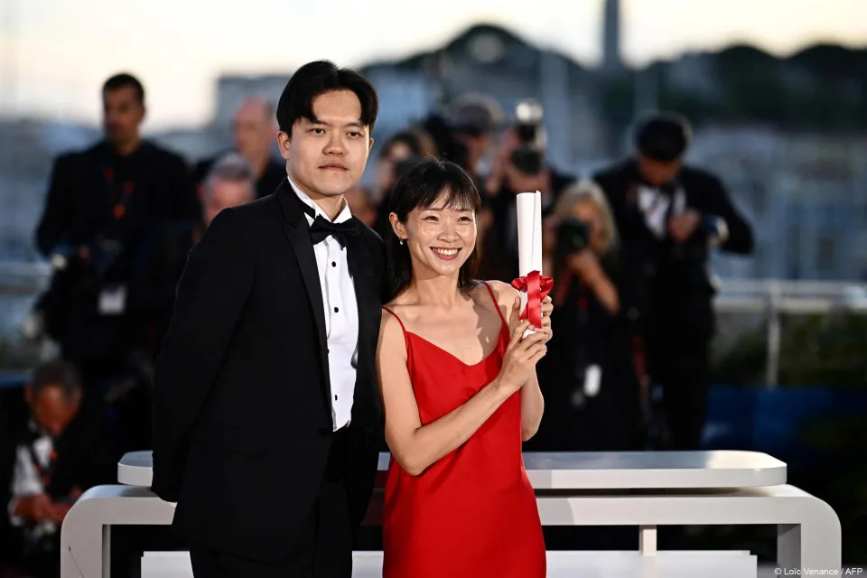 《白衣蒼狗》（Ｍongrel）的導演尹又巧與曾威量。翻攝自坎城影展 Festival de Cannes