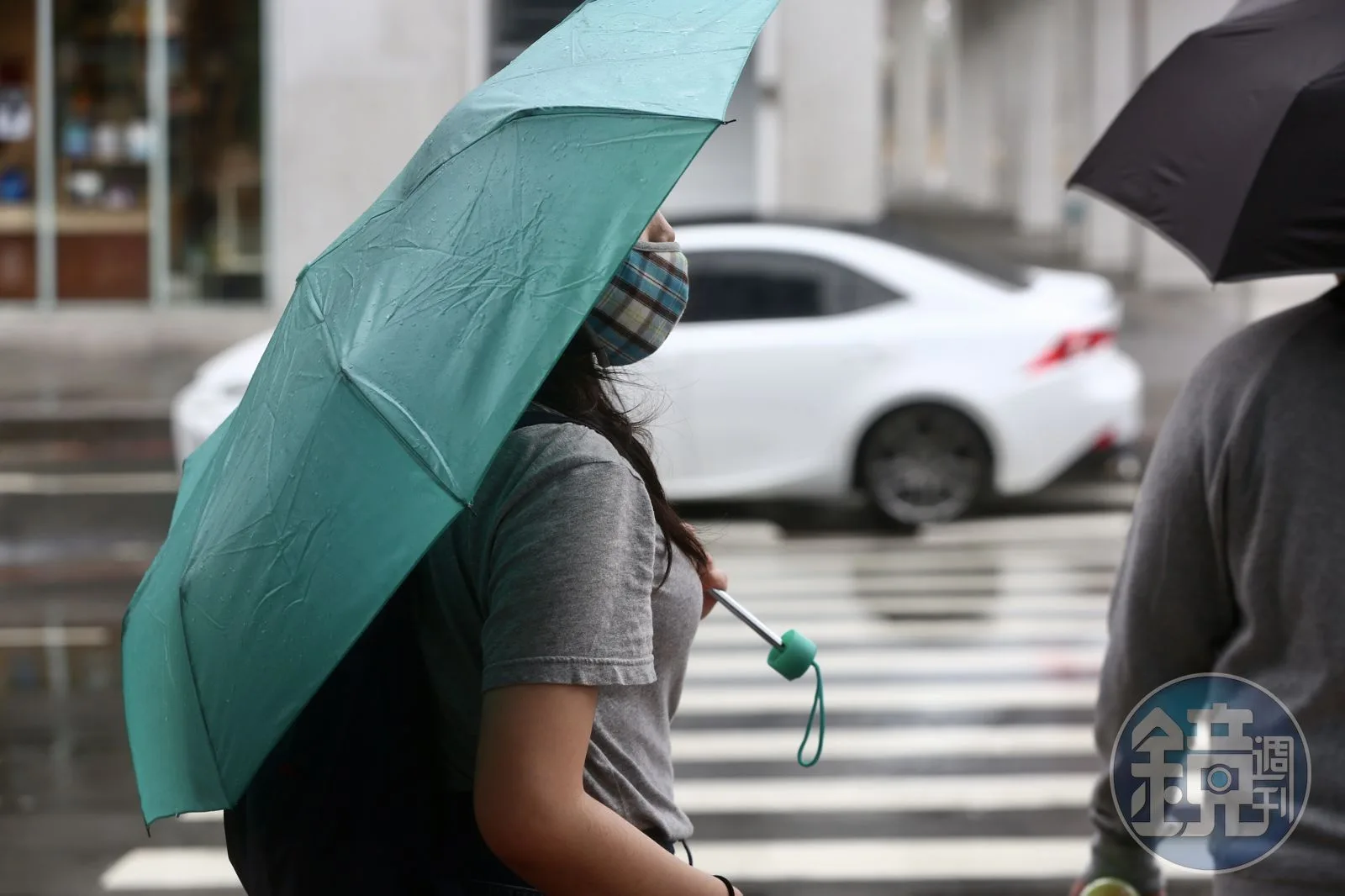 雨彈開炸5縣市！　艾維尼升級中颱「美預估恐成強颱」