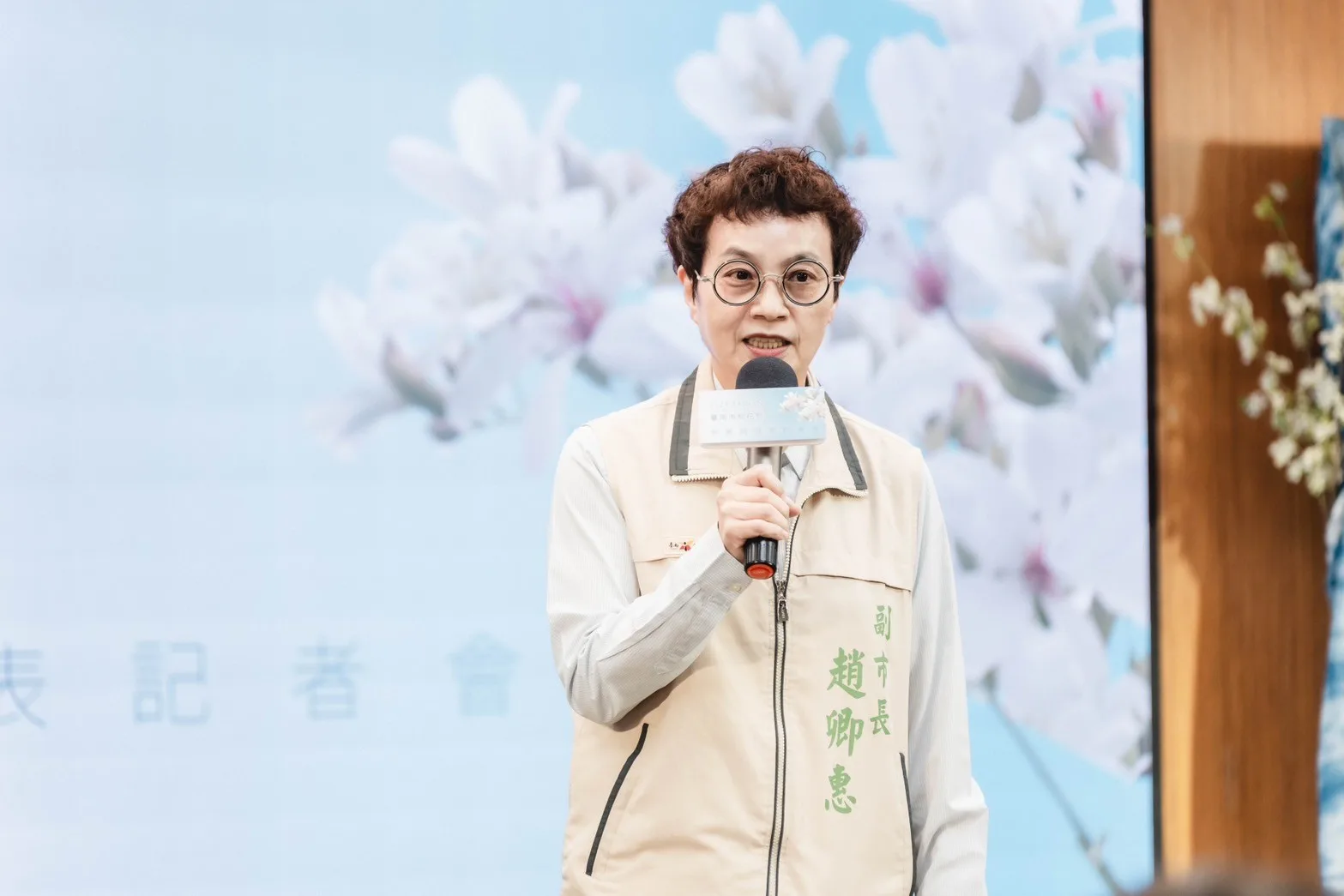 臺南市副市長趙卿惠表示，臺南市雖沒有客家聚落，但仍有13萬多的客家人口，因此希望透過這次的活動目的，是要鼓勵大家運用客家詩創作，學習客語、開口說客語。圖／臺南市客委會提供