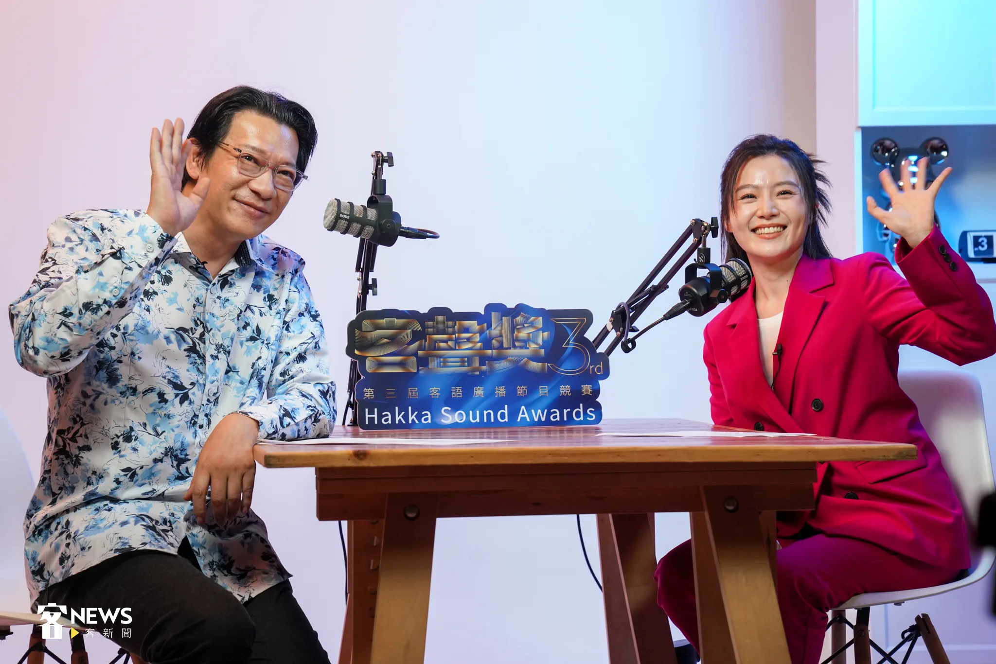 熱血主播徐展元和演員楊小黎一起擔任第三屆客聲獎代言人,邀請大家一起來報名客聲獎。洪藝晅攝