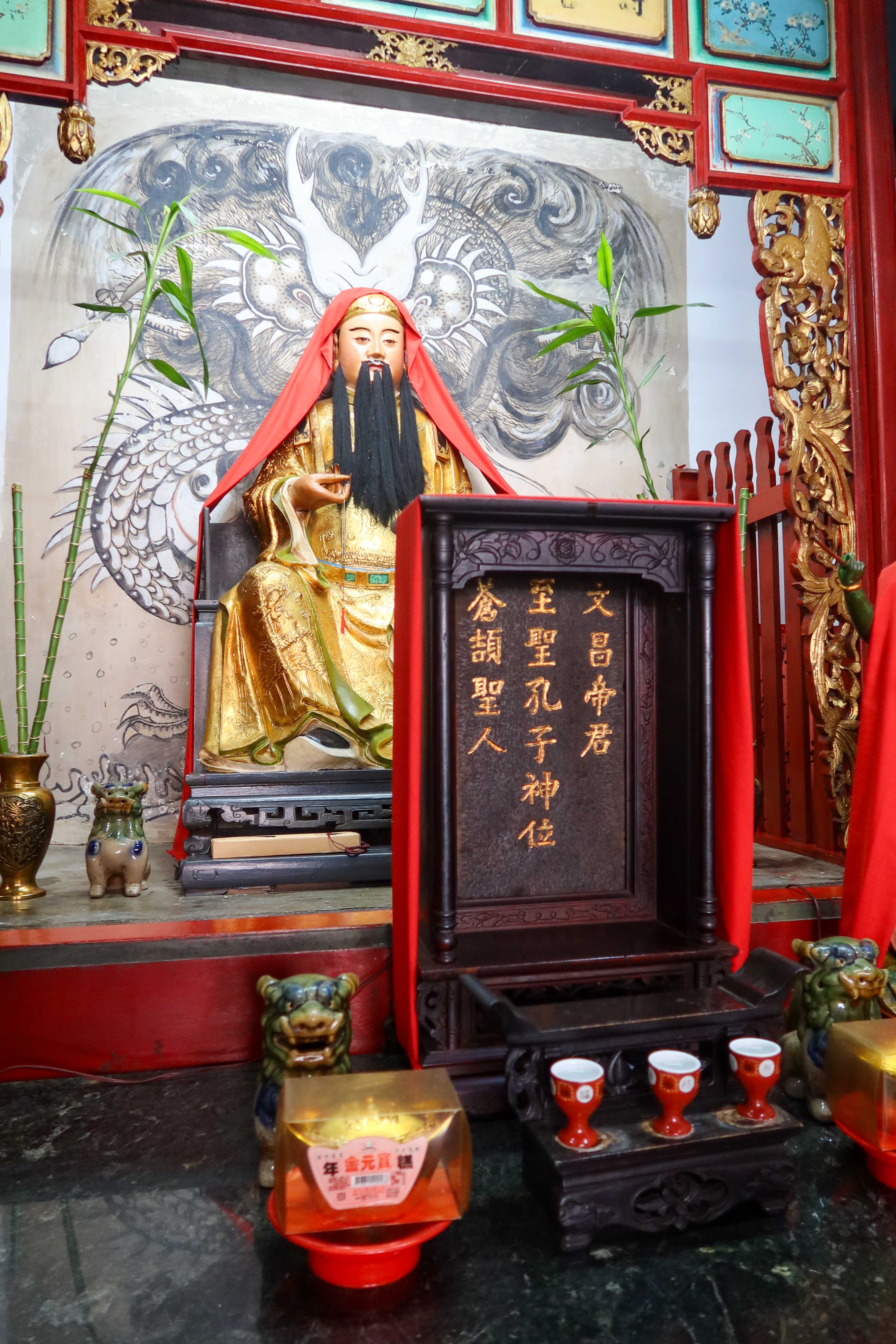 苗栗市文昌祠主祀至聖先師孔子、文昌帝君與蒼頡聖人。何來美攝