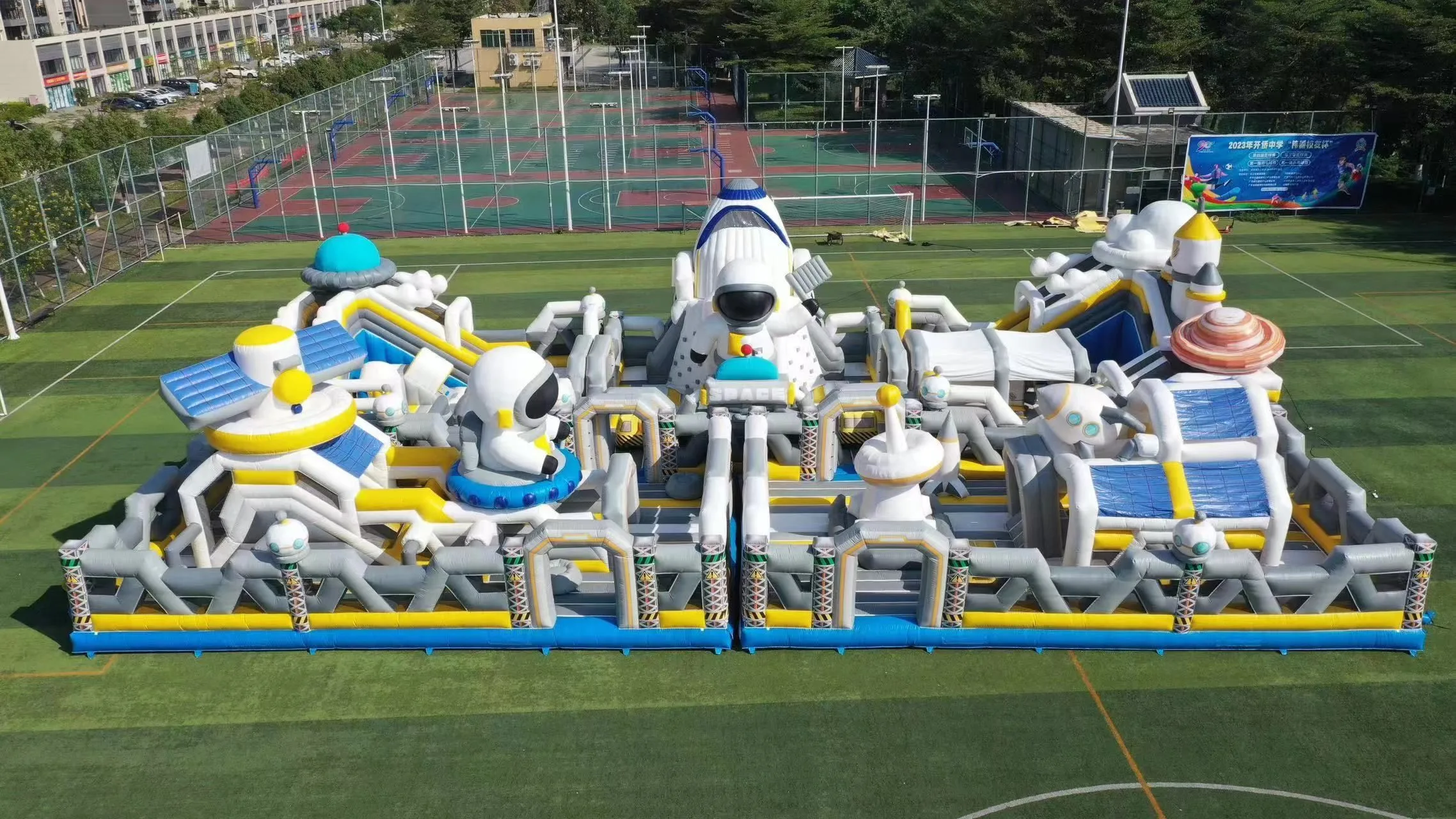 東石海之夏主打巨型宇宙航站氣墊遊具　容納150名孩子同樂放電