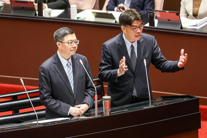 傳中共邀藝人組黨　邱垂正：恐觸犯國安法與反滲透法