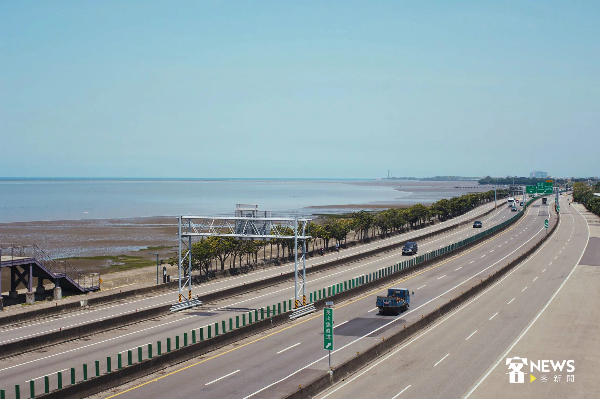 新竹台61線香山路段，沿途可欣賞海景，令人心曠神怡。客新聞資料照