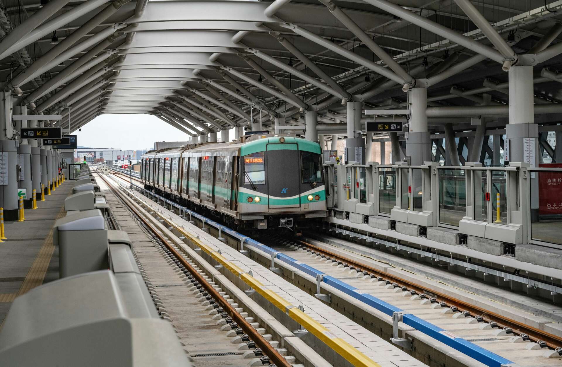 捷運岡山站站內示意圖。高雄捷運局提供