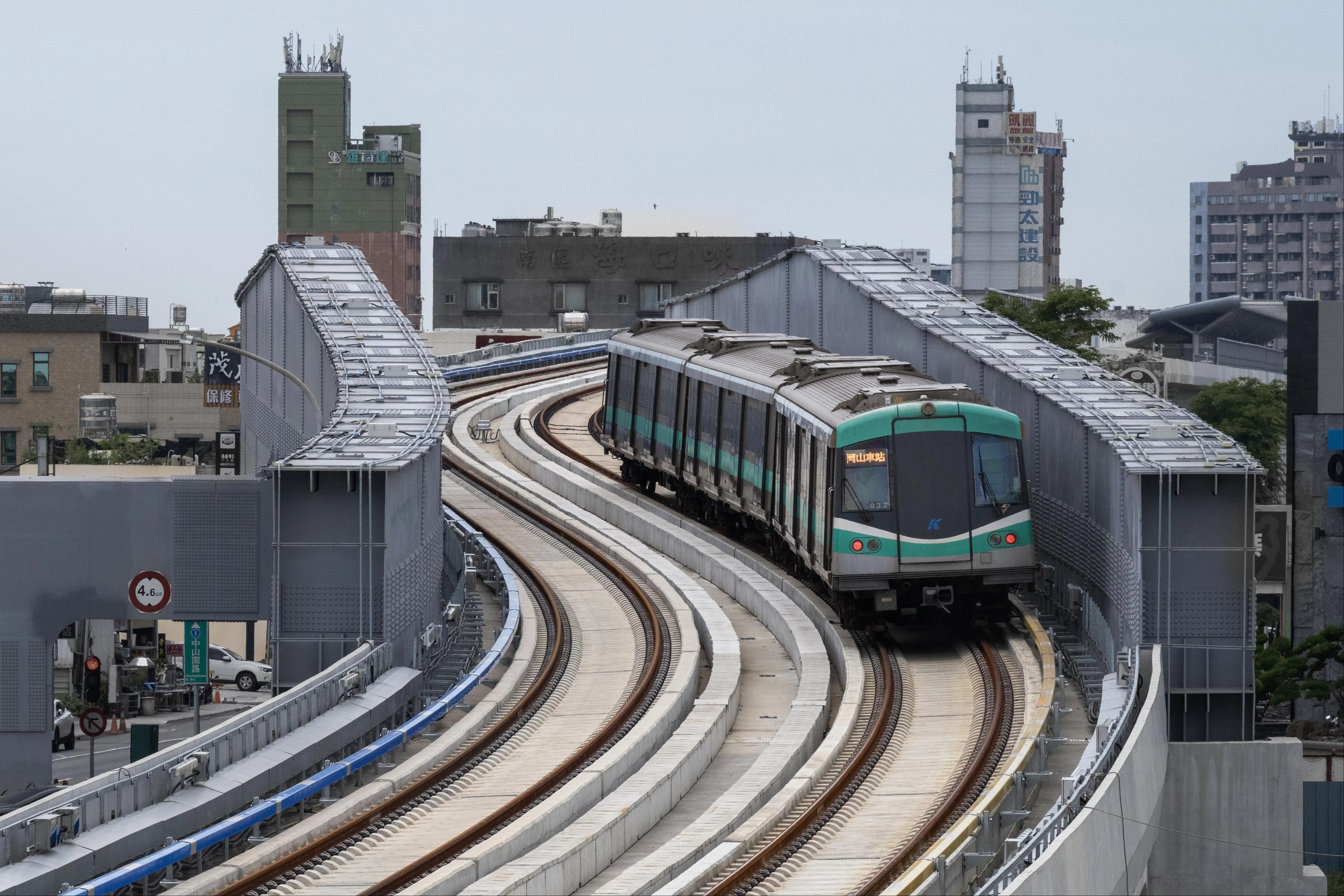 高捷紅線新站將通車　岡山高醫站至岡山車站月底試營運