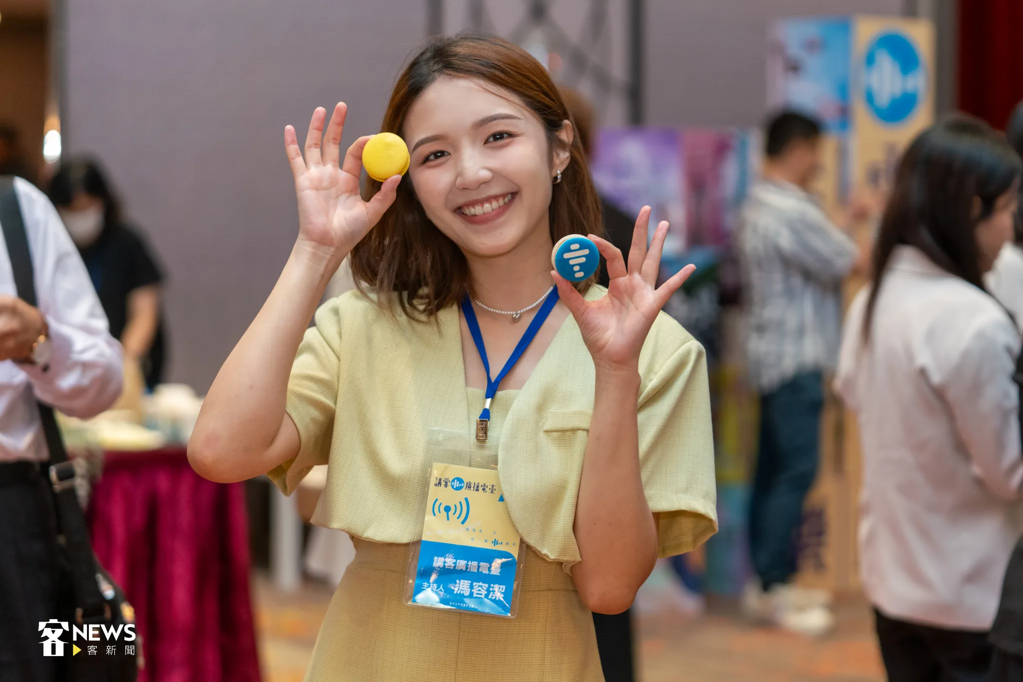 講客廣播電臺後生主持人馮容潔,在戲劇《茶金》也有亮眼表現。宋佩遙攝