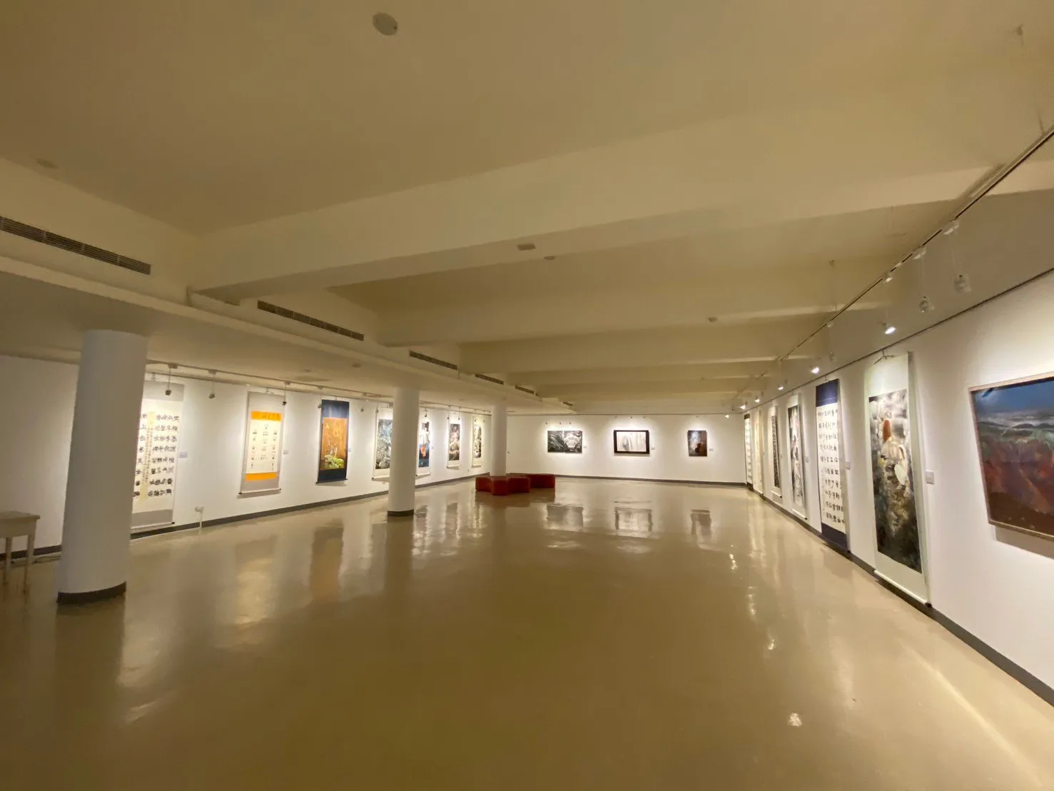 「113年苗栗美展」展出豐富作品。翻攝自貓裏藝文臉書