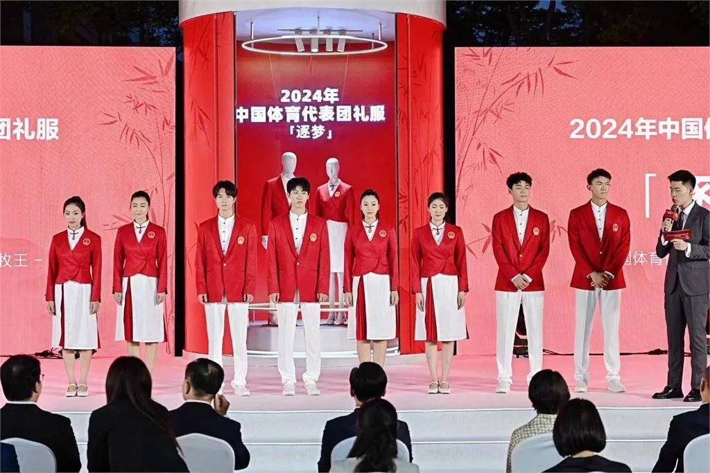 中國隊奧運隊服。翻攝自微博TEAMCHINA中國國家隊